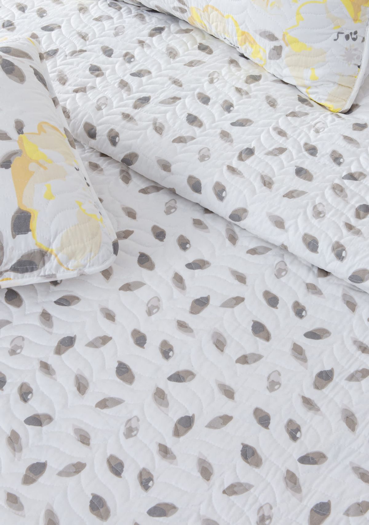 Yellow Watercolor Floral Quilt Set