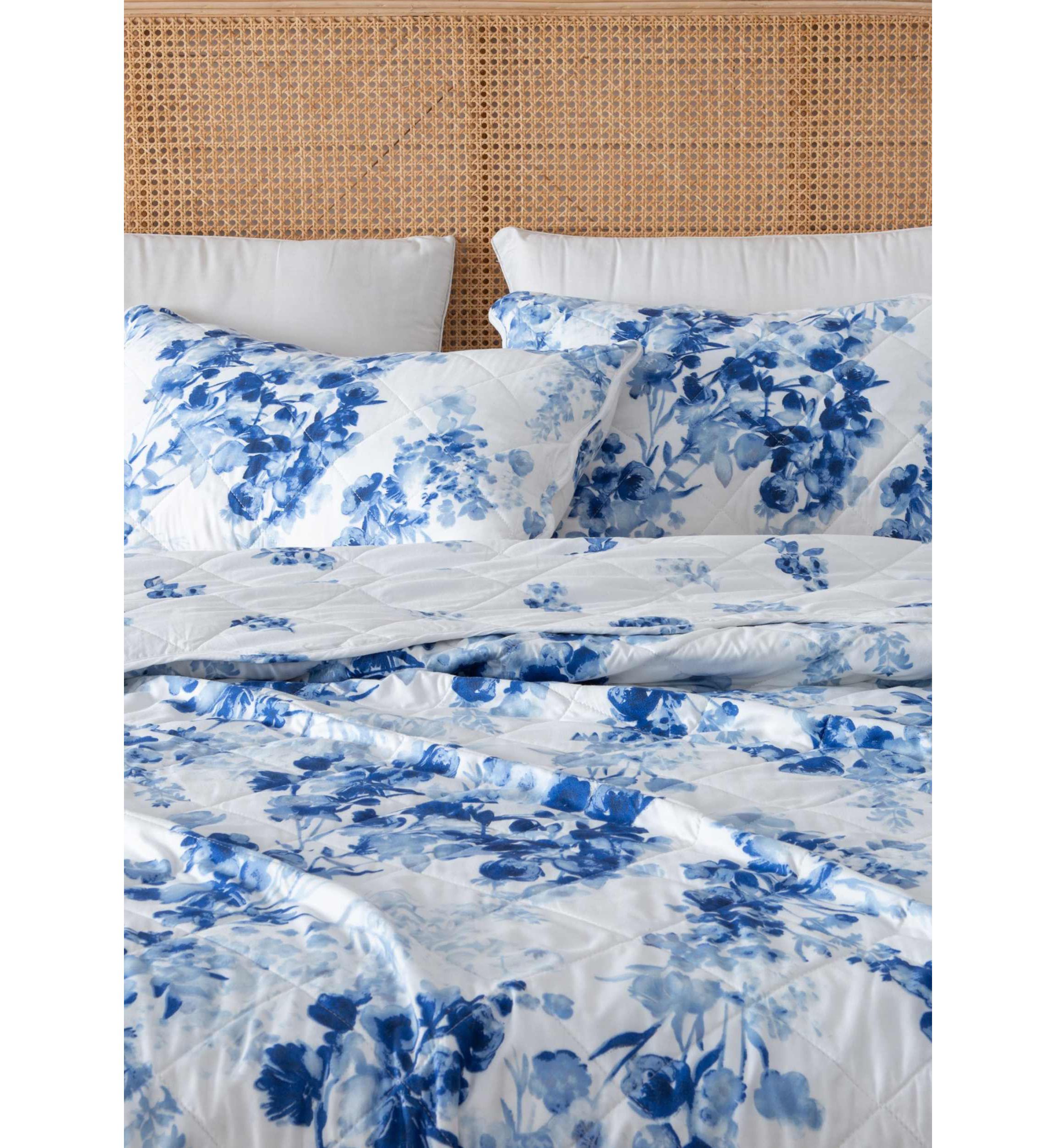 Watercolor Floral Burst Quilt Set