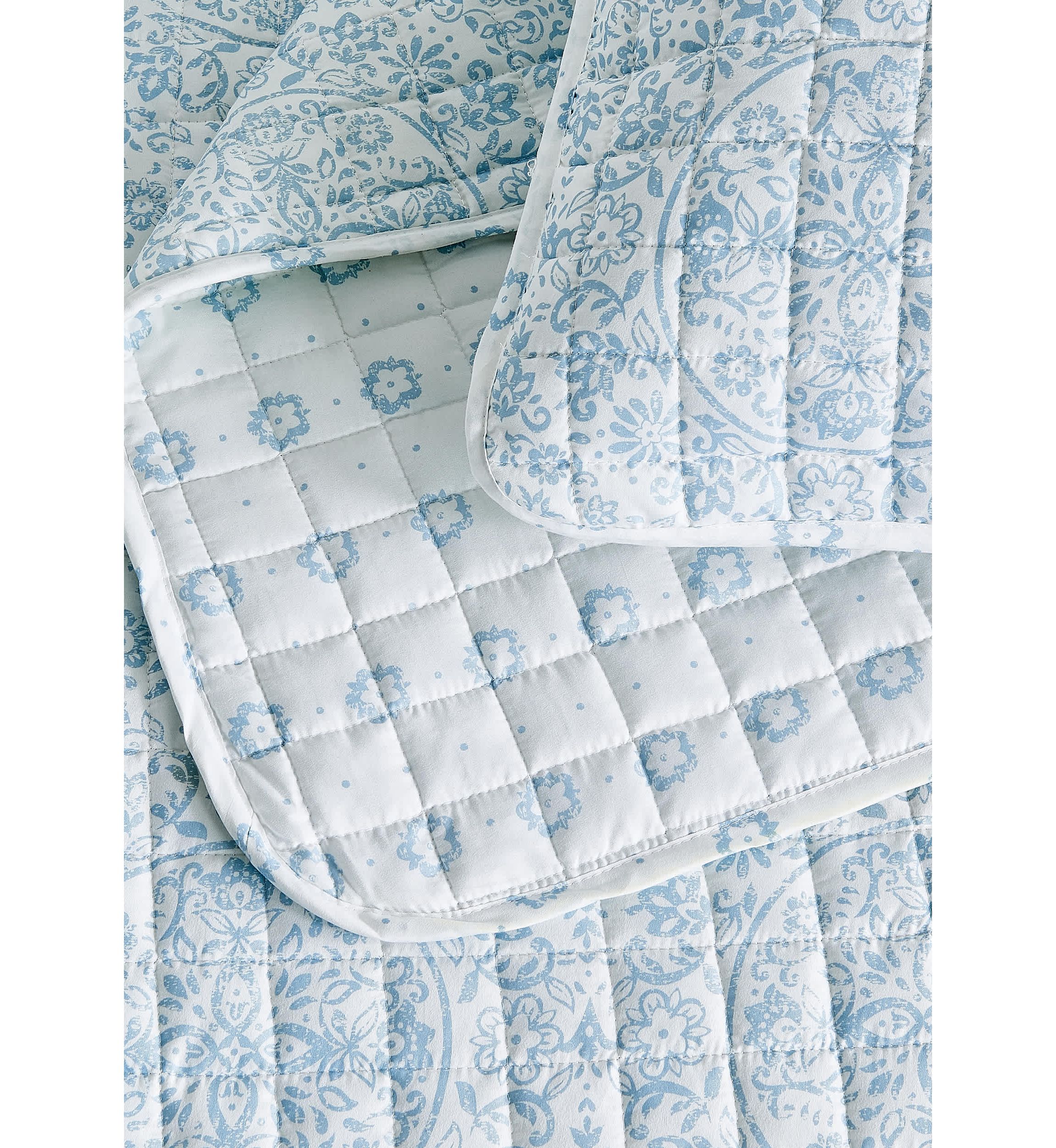 Medallion Floral Quilt Set