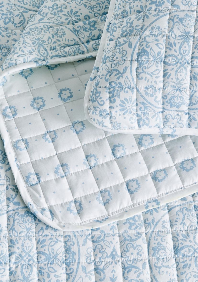 Medallion Floral Quilt Set