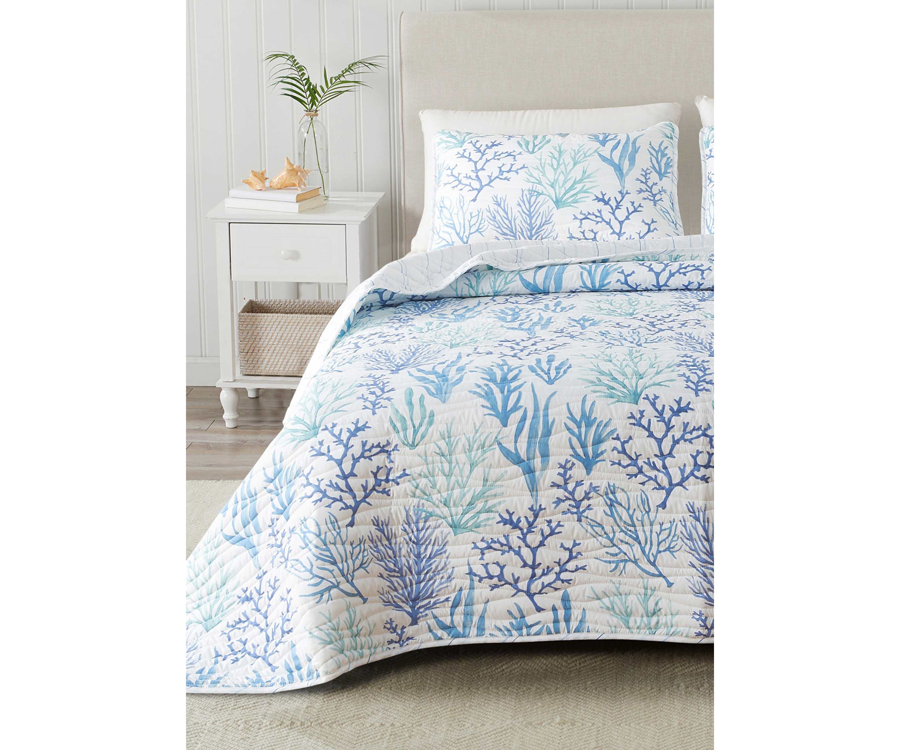 Blue Watercolor Coral Quilt Set