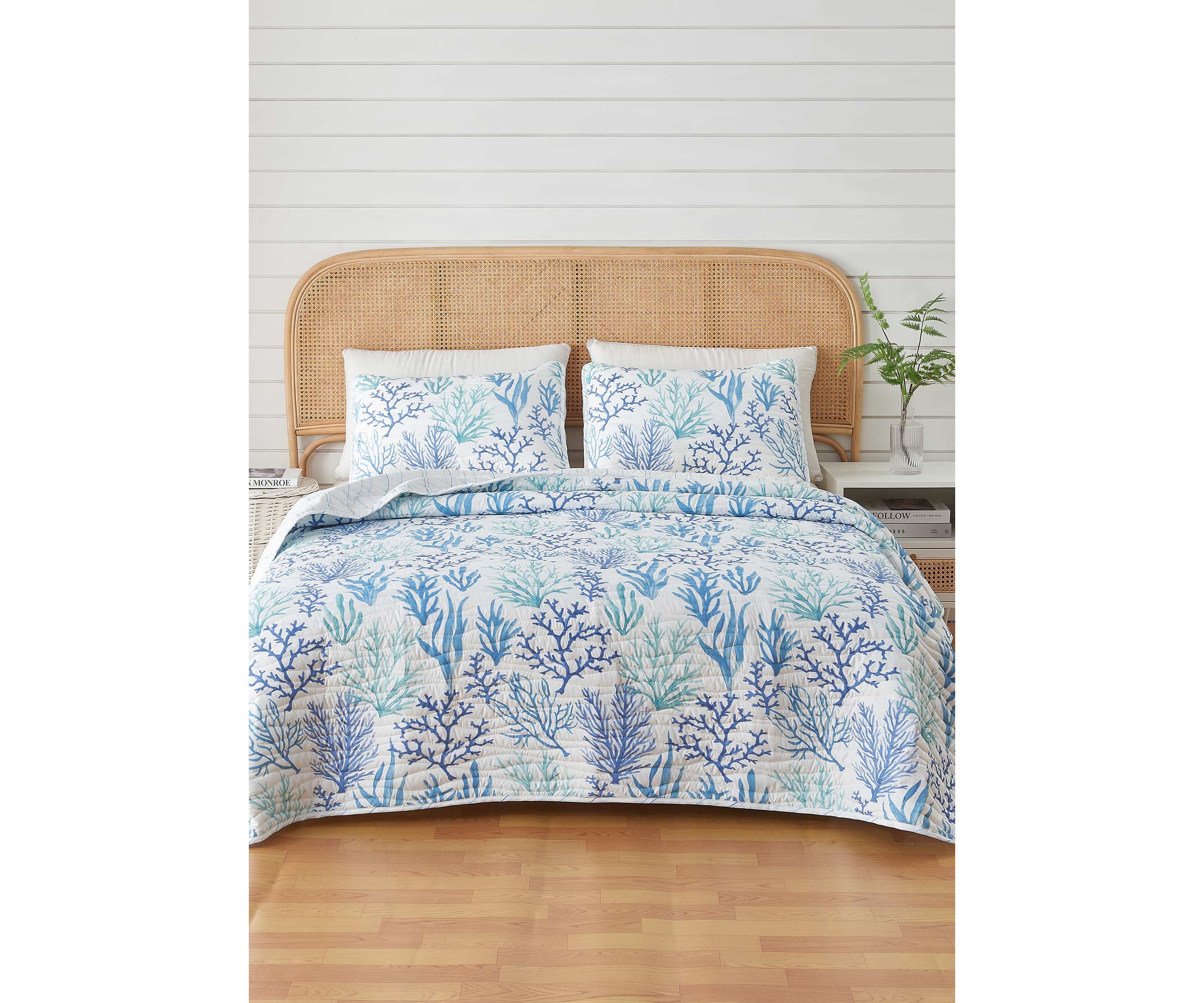Blue Watercolor Coral Quilt Set