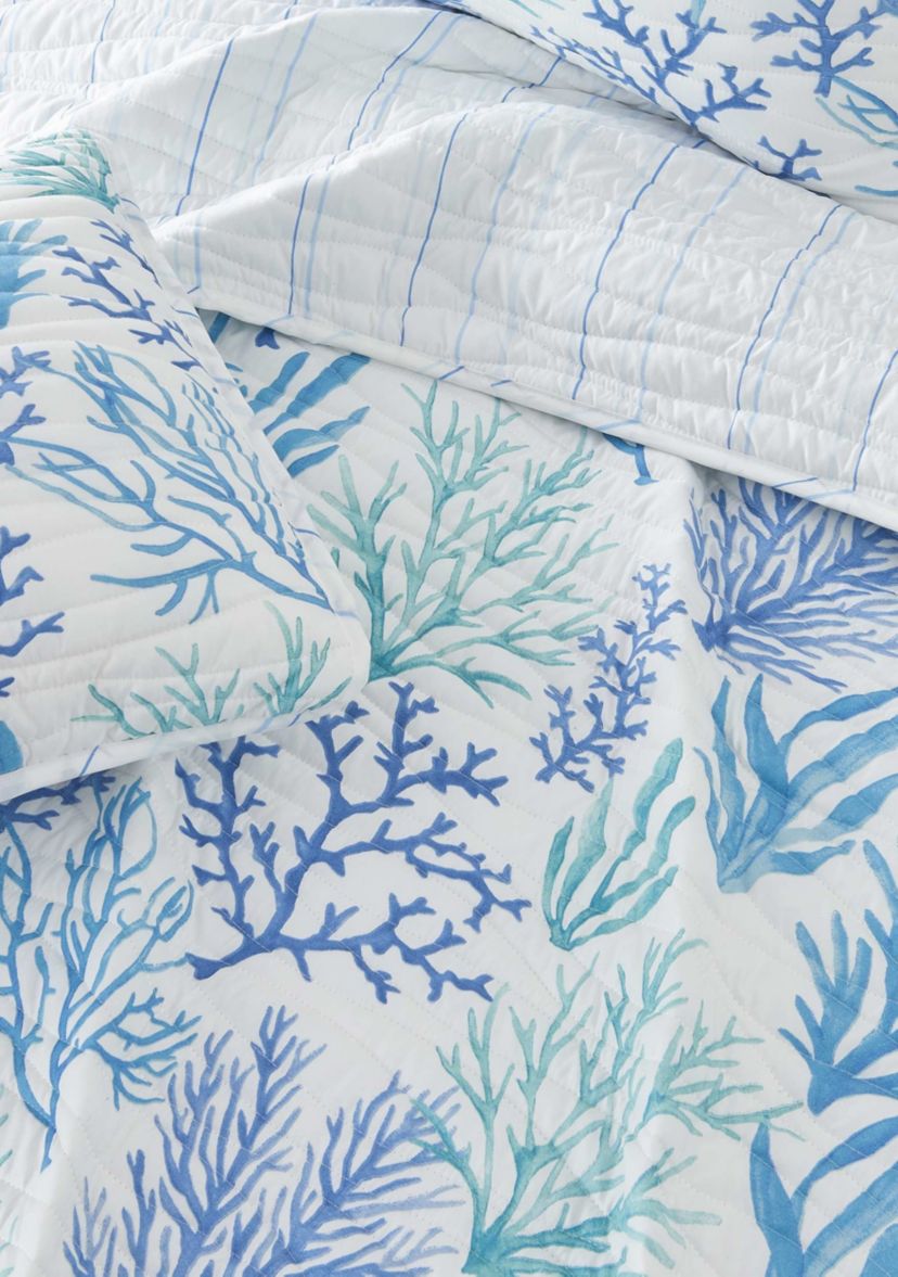 Blue Watercolor Coral Quilt Set