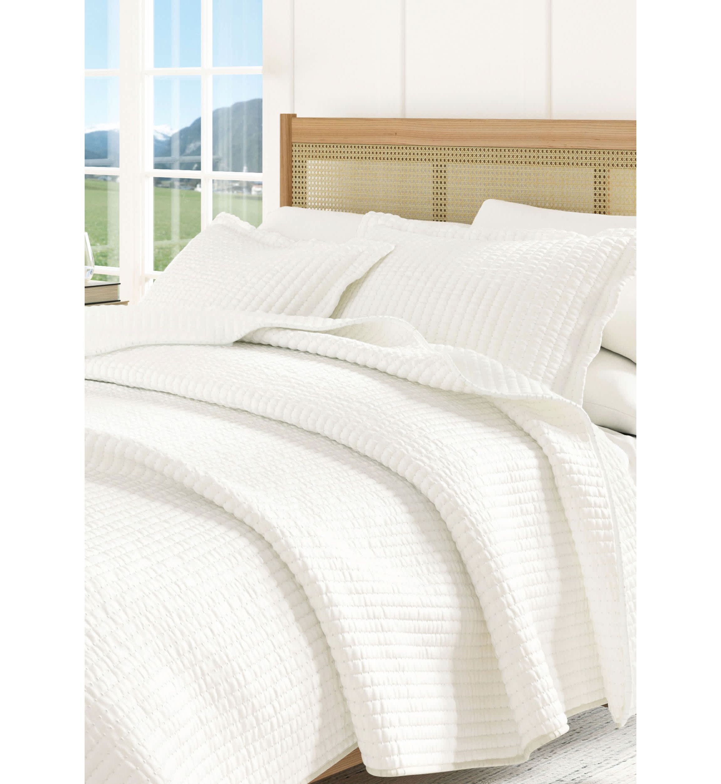 Solid Stitched Quilt Set
