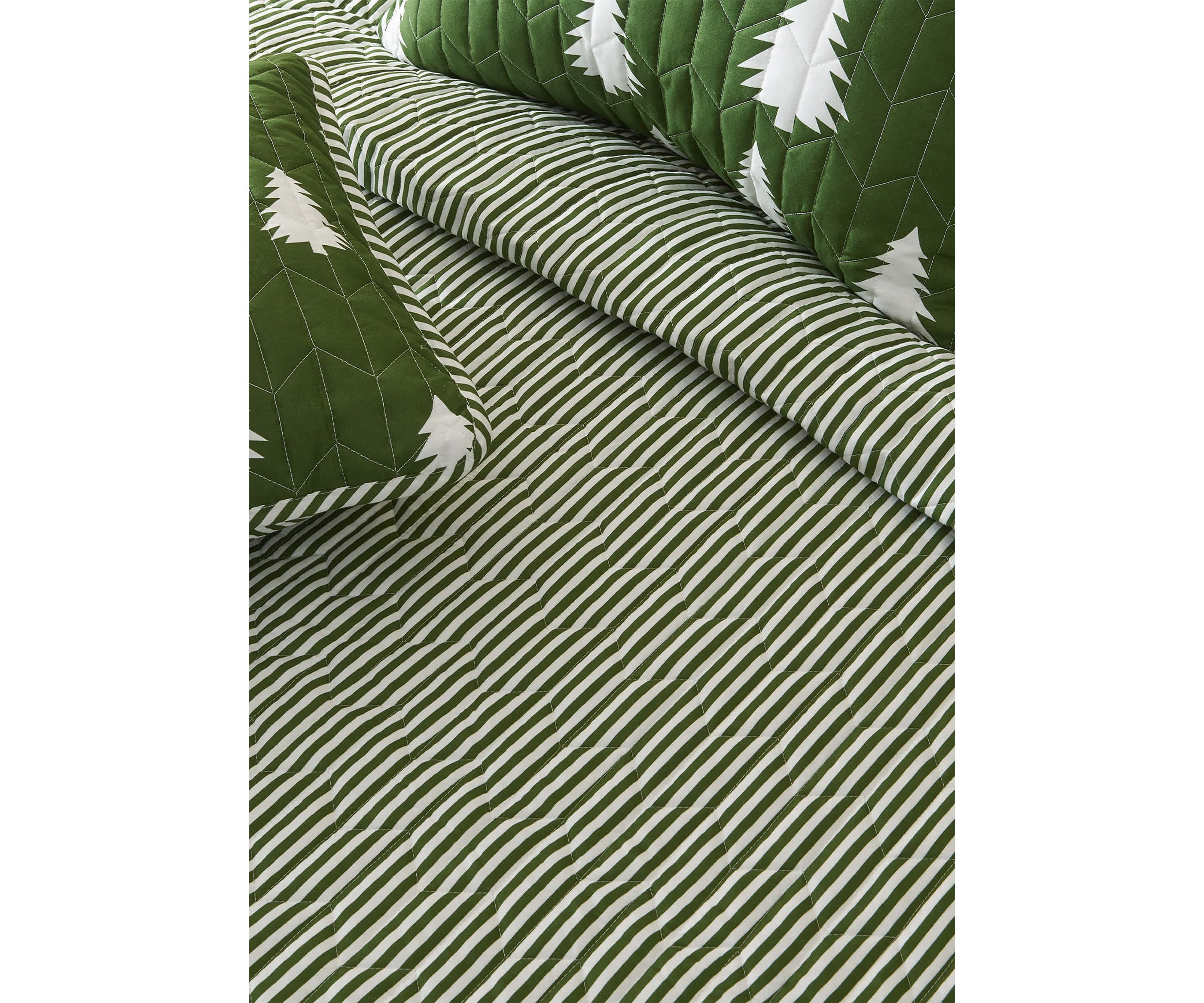 Little Trees Lodge Quilt Set