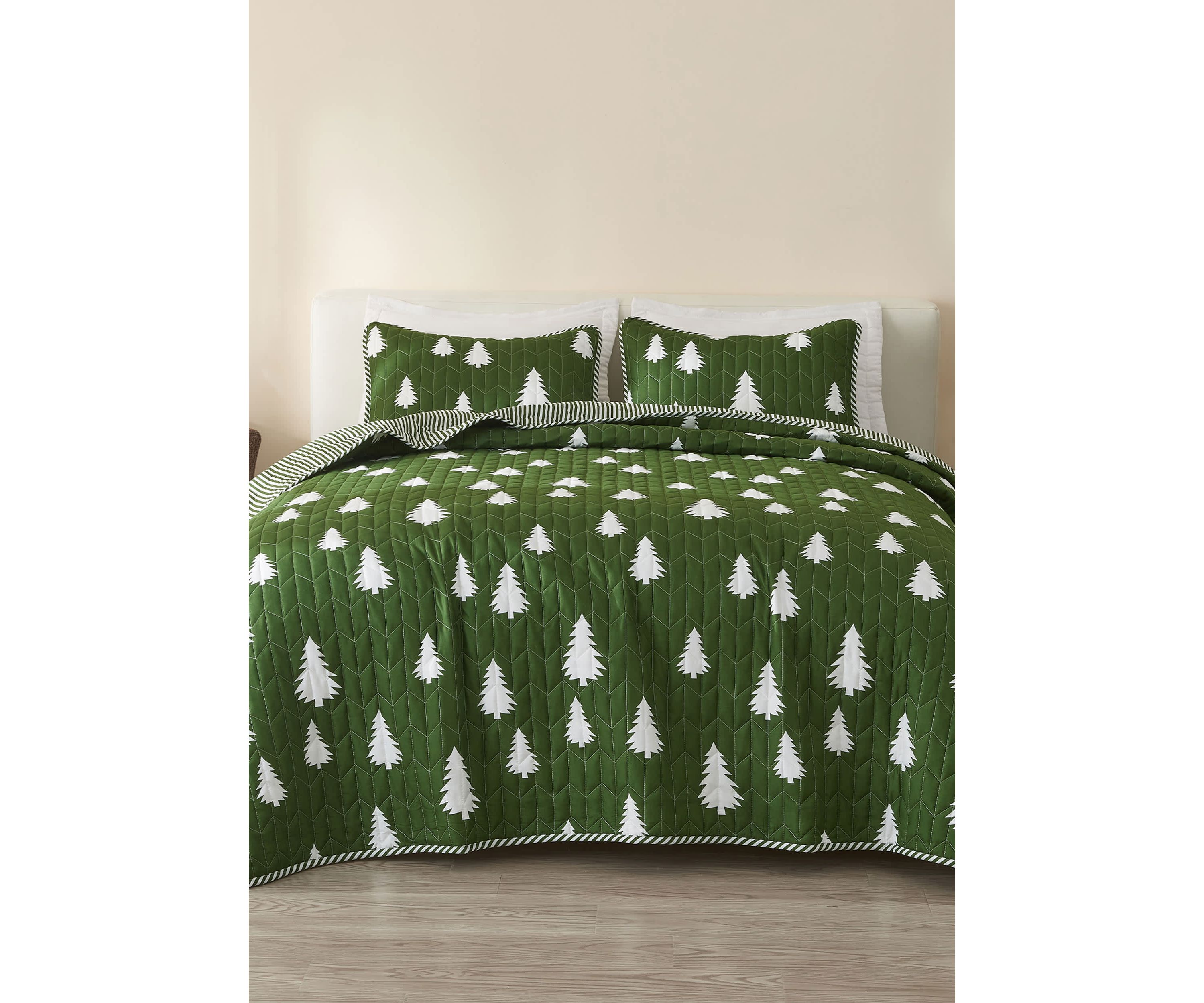 Little Trees Lodge Quilt Set