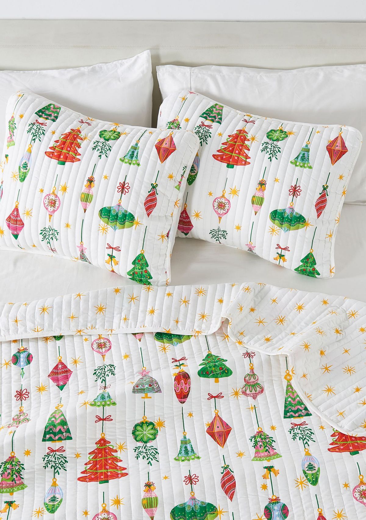 Festive Holiday Reversible Microfiber Quilt Set with Shams