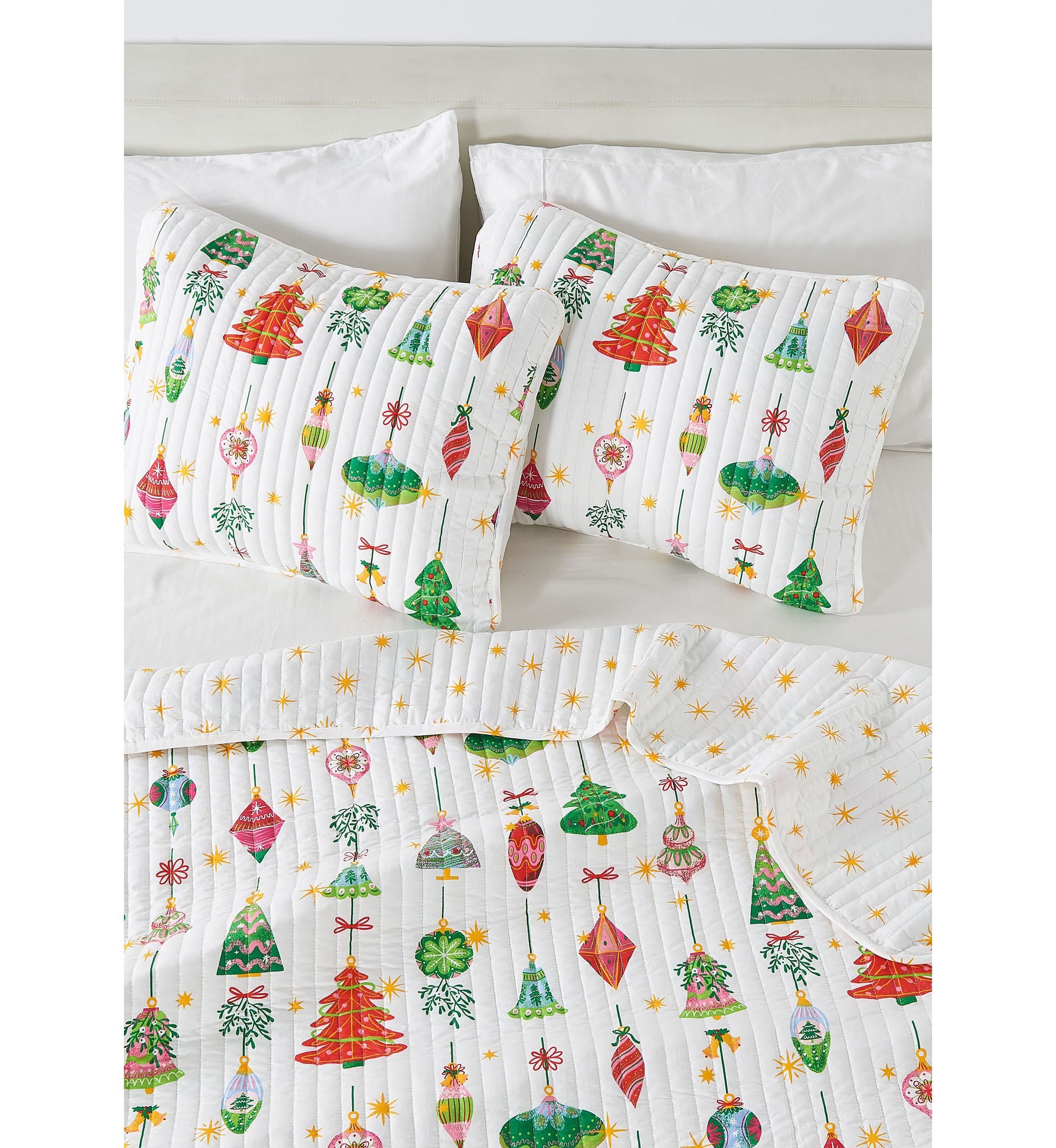 Festive Holiday Reversible Microfiber Quilt Set with Shams
