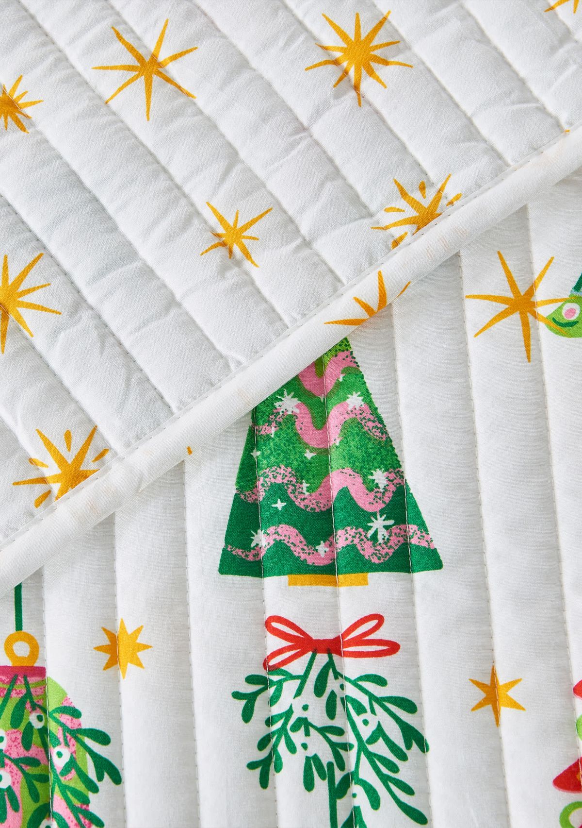 Festive Holiday Reversible Microfiber Quilt Set with Shams