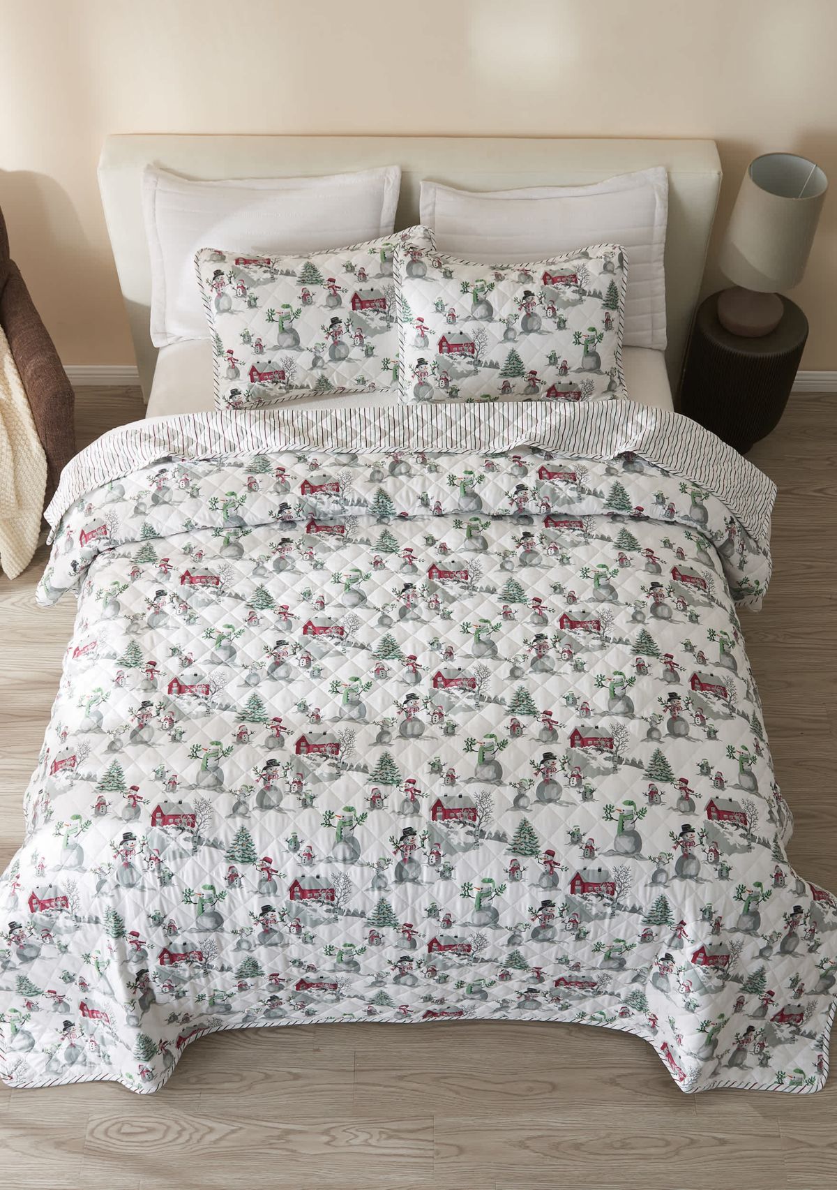 Holiday Printed Microfiber Quilt Set with Shams