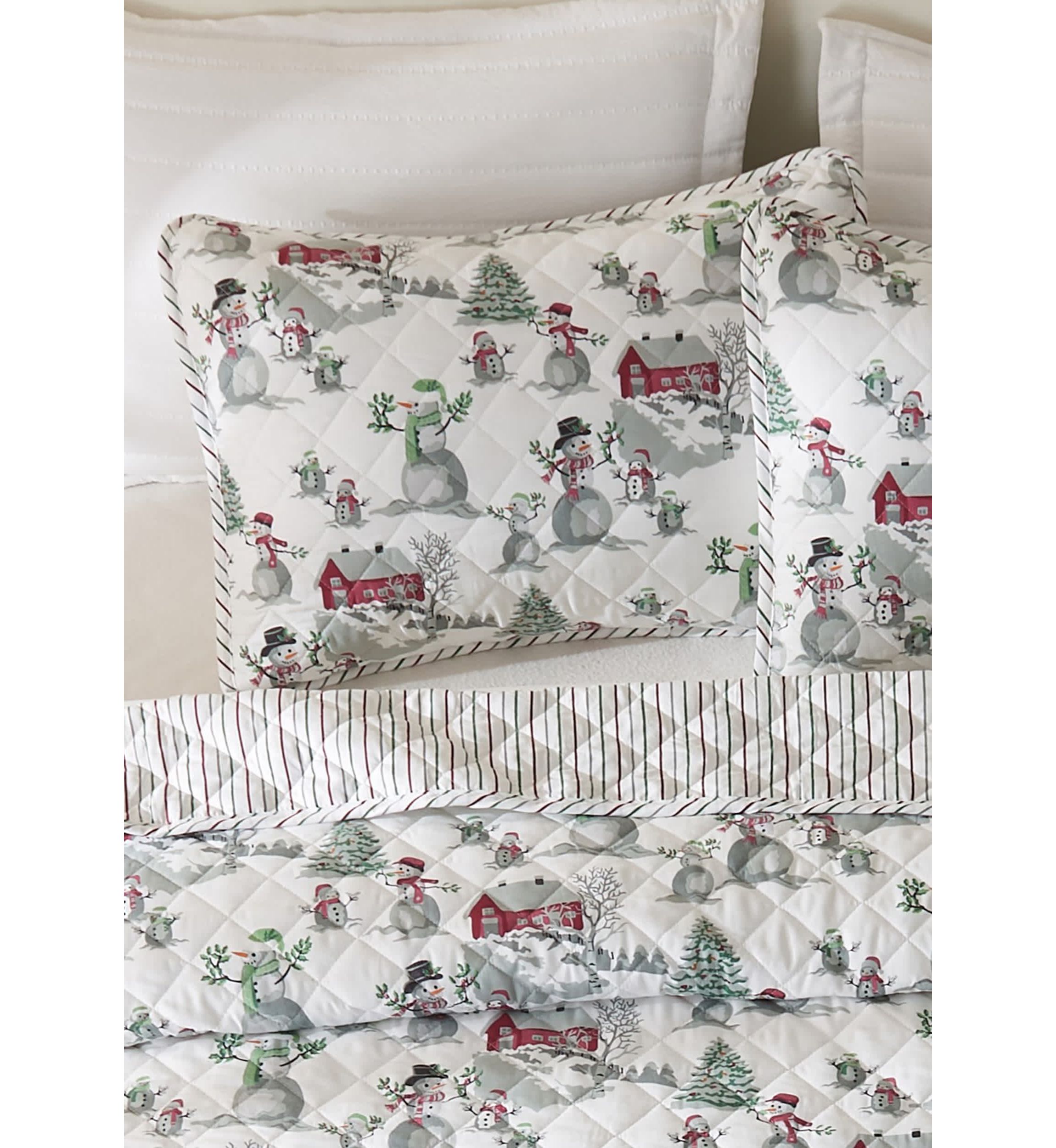 Holiday Printed Microfiber Quilt Set with Shams