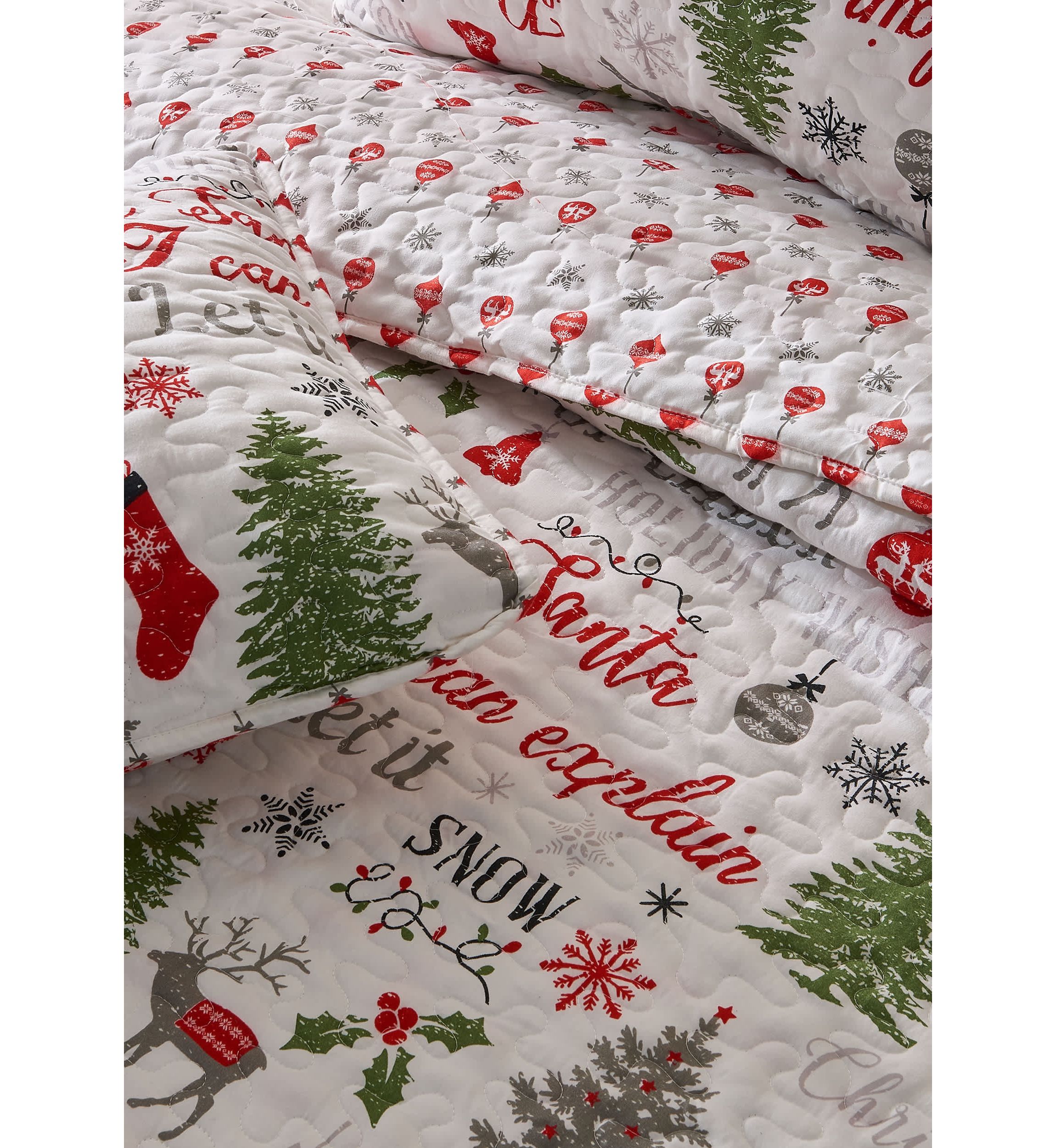 Holiday Printed Microfiber Quilt Set With Shams