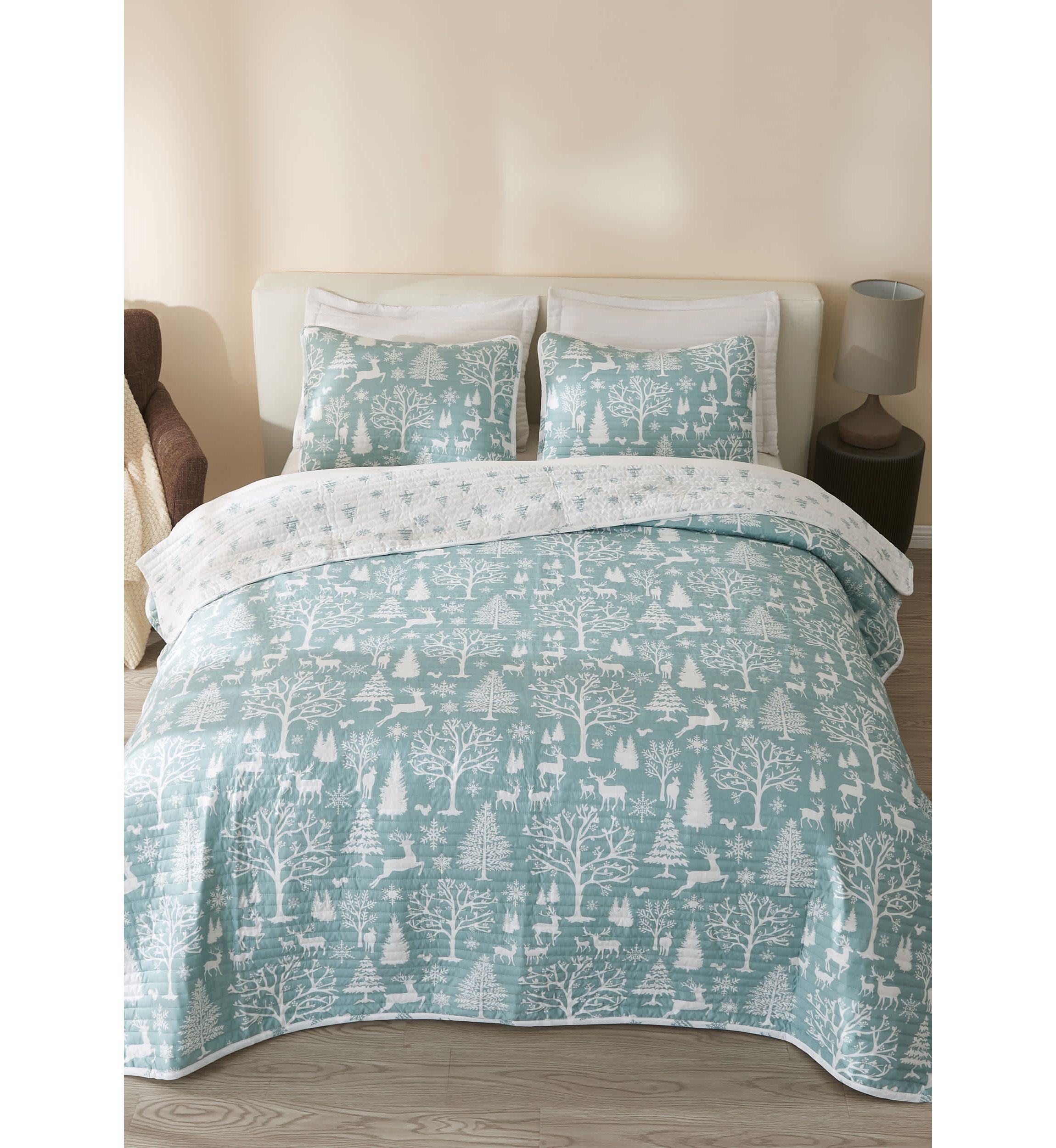 Winter-Themed Microfiber Quilt Set with Shams