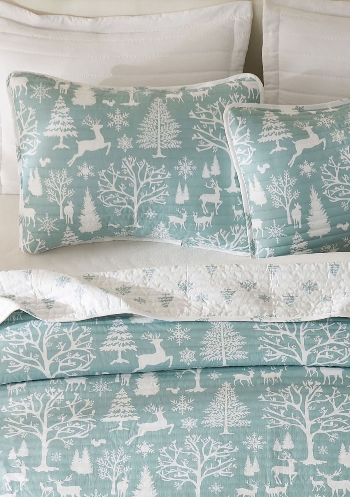 Winter-Themed Microfiber Quilt Set with Shams