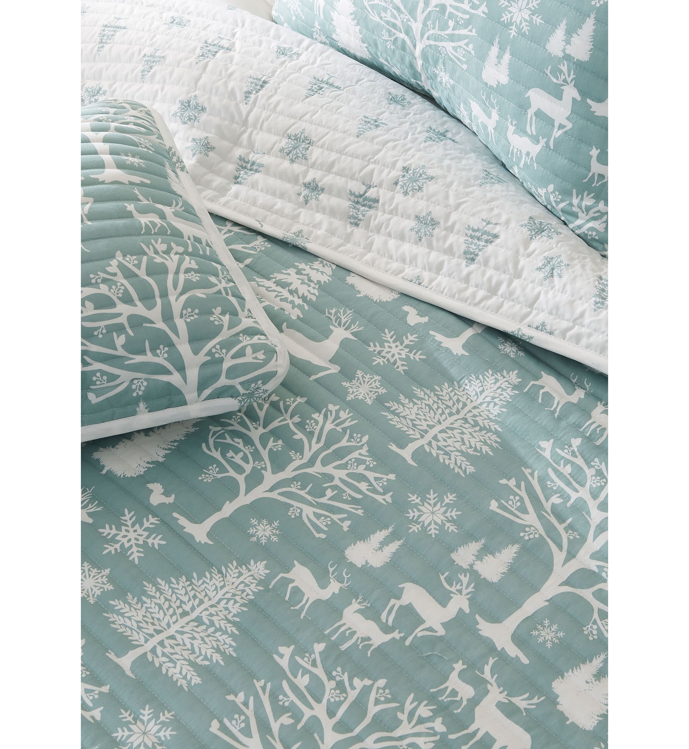 Winter-Themed Microfiber Quilt Set with Shams