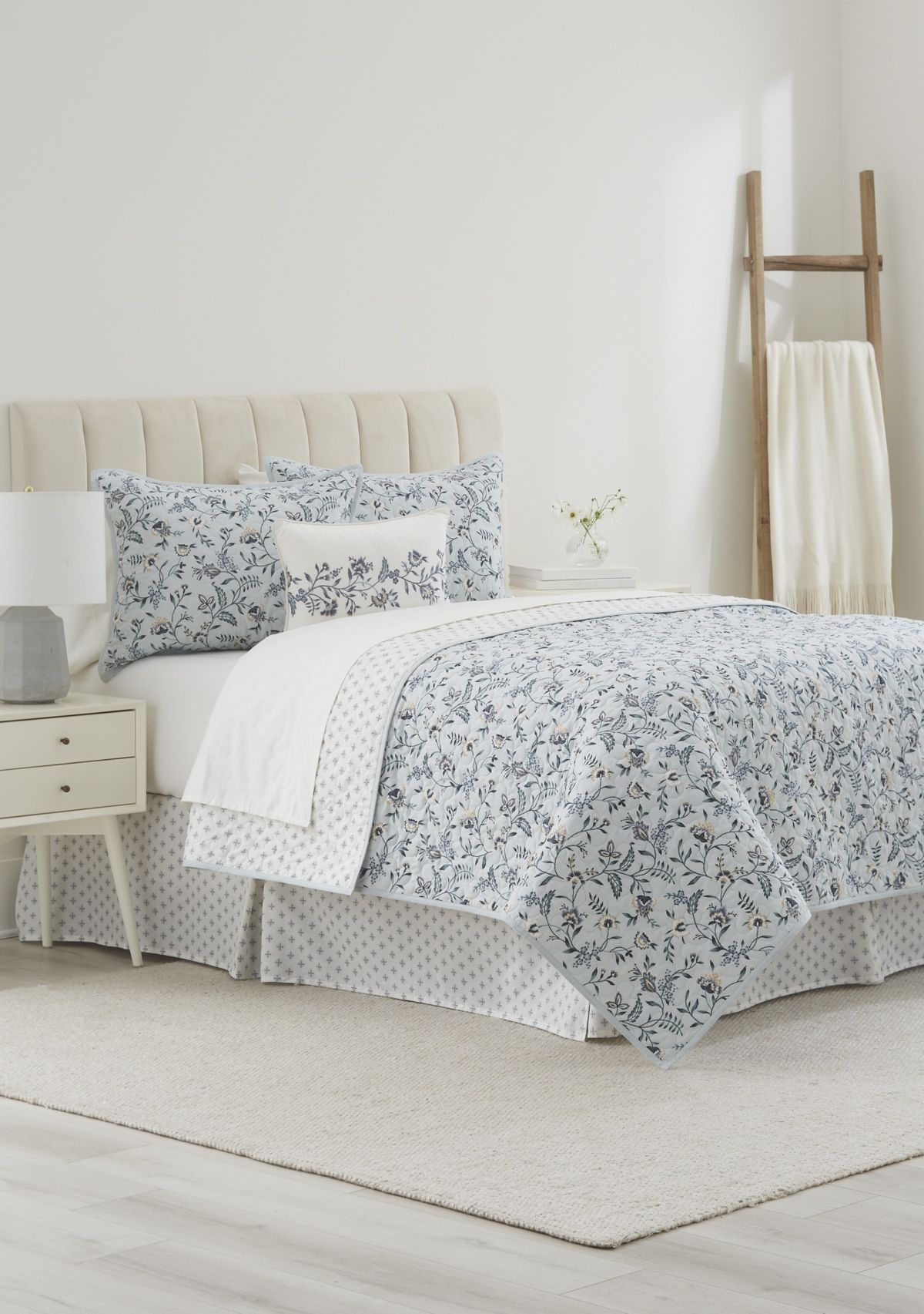Carolina Crewel Quilt Set