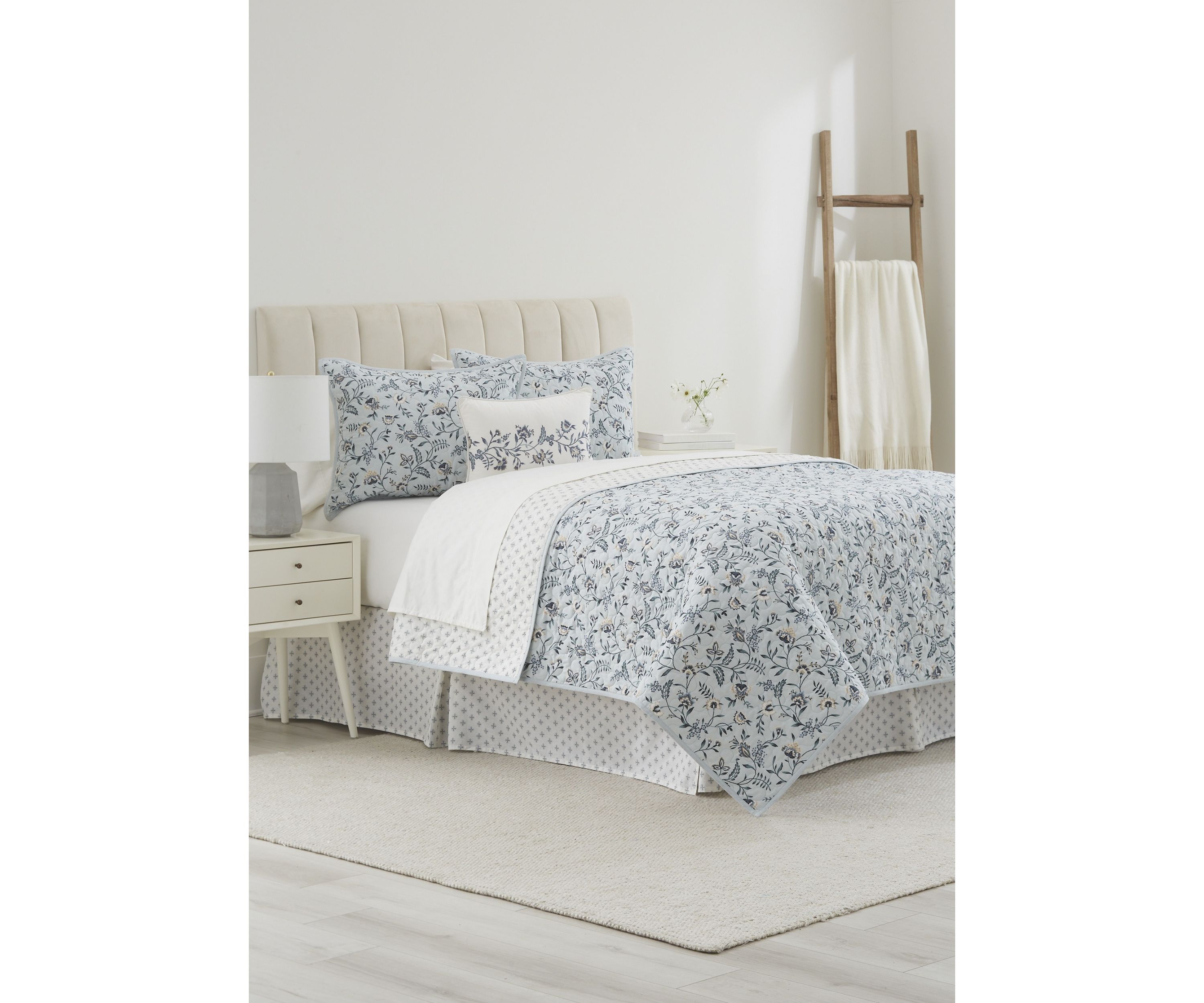 Carolina Crewel Quilt Set