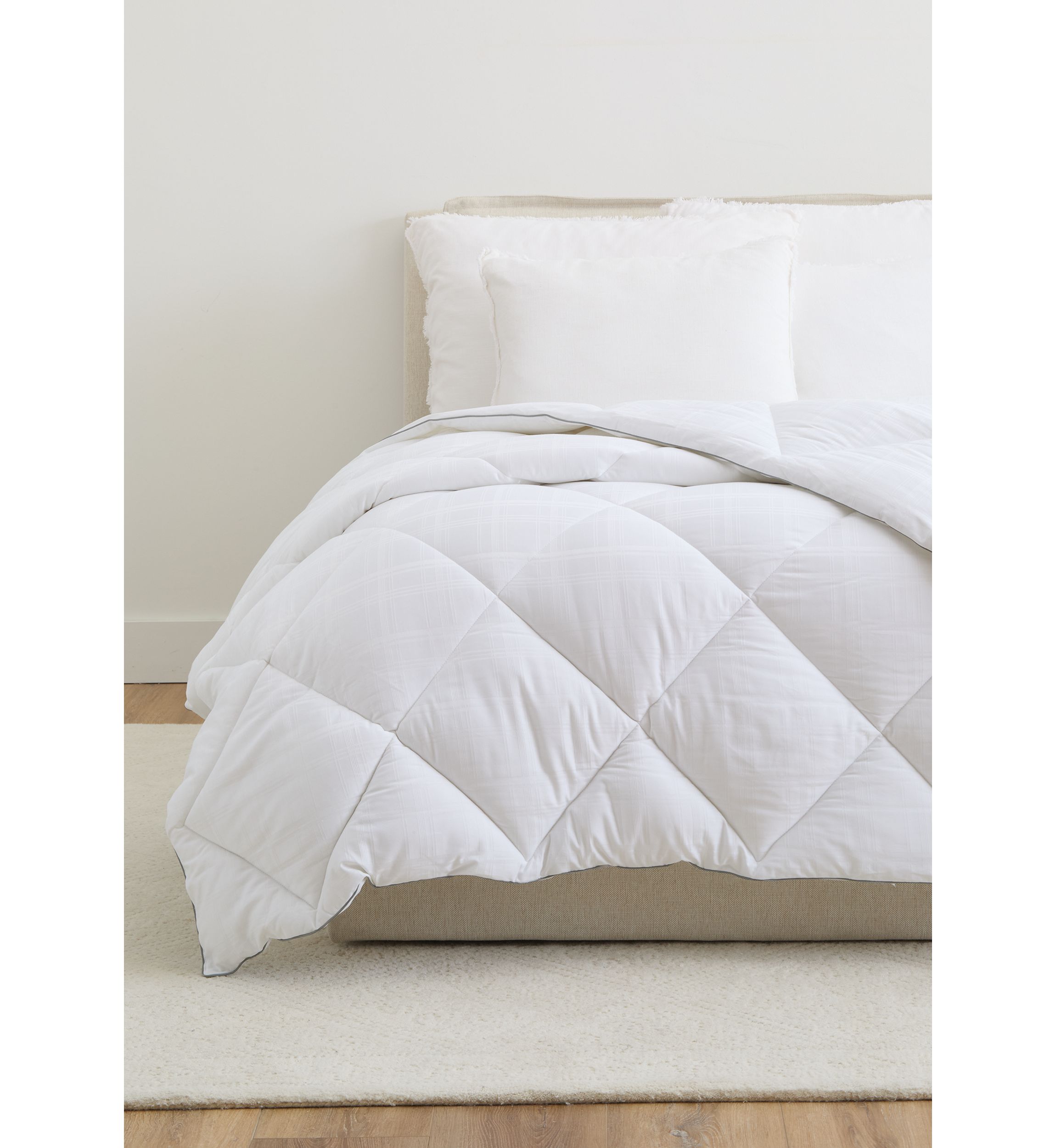 Down Diamond Alternative Comforter 