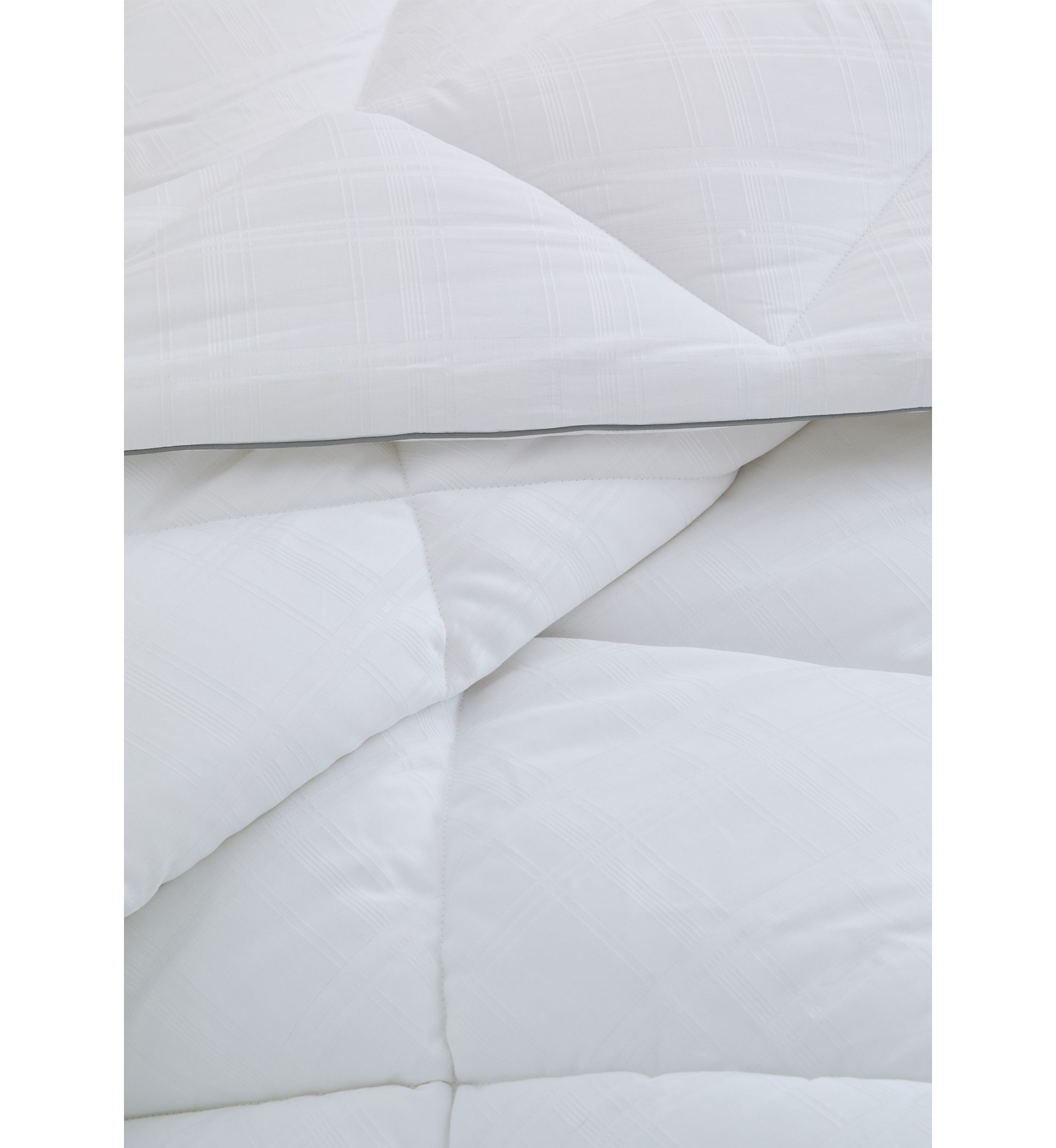 Down Diamond Alternative Comforter 