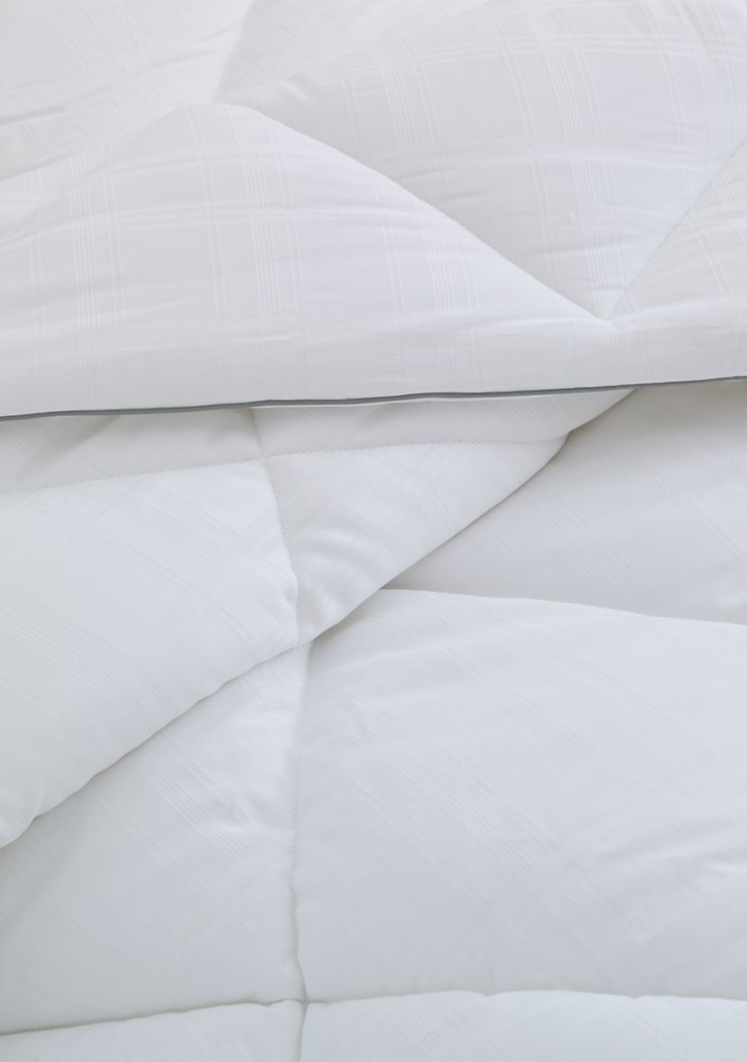 Down Diamond Alternative Comforter 