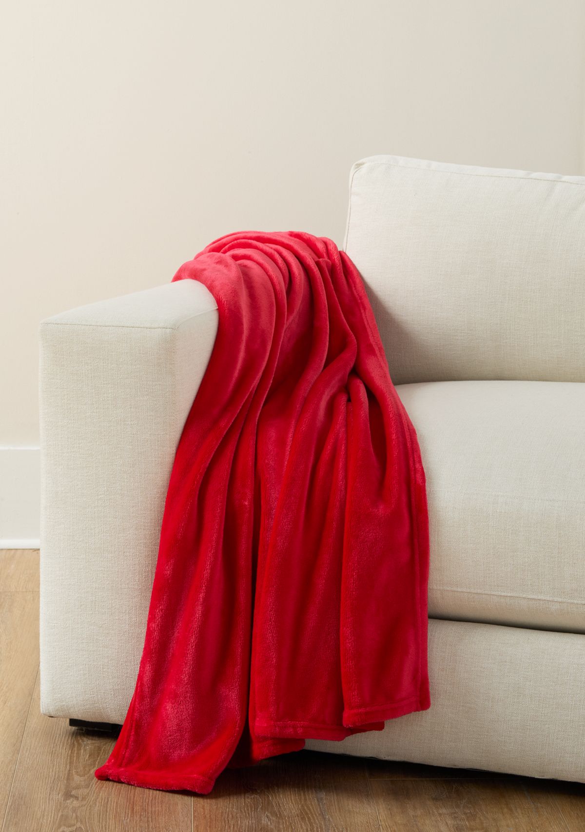 	  Solid Holiday Plush Throw Blanket 