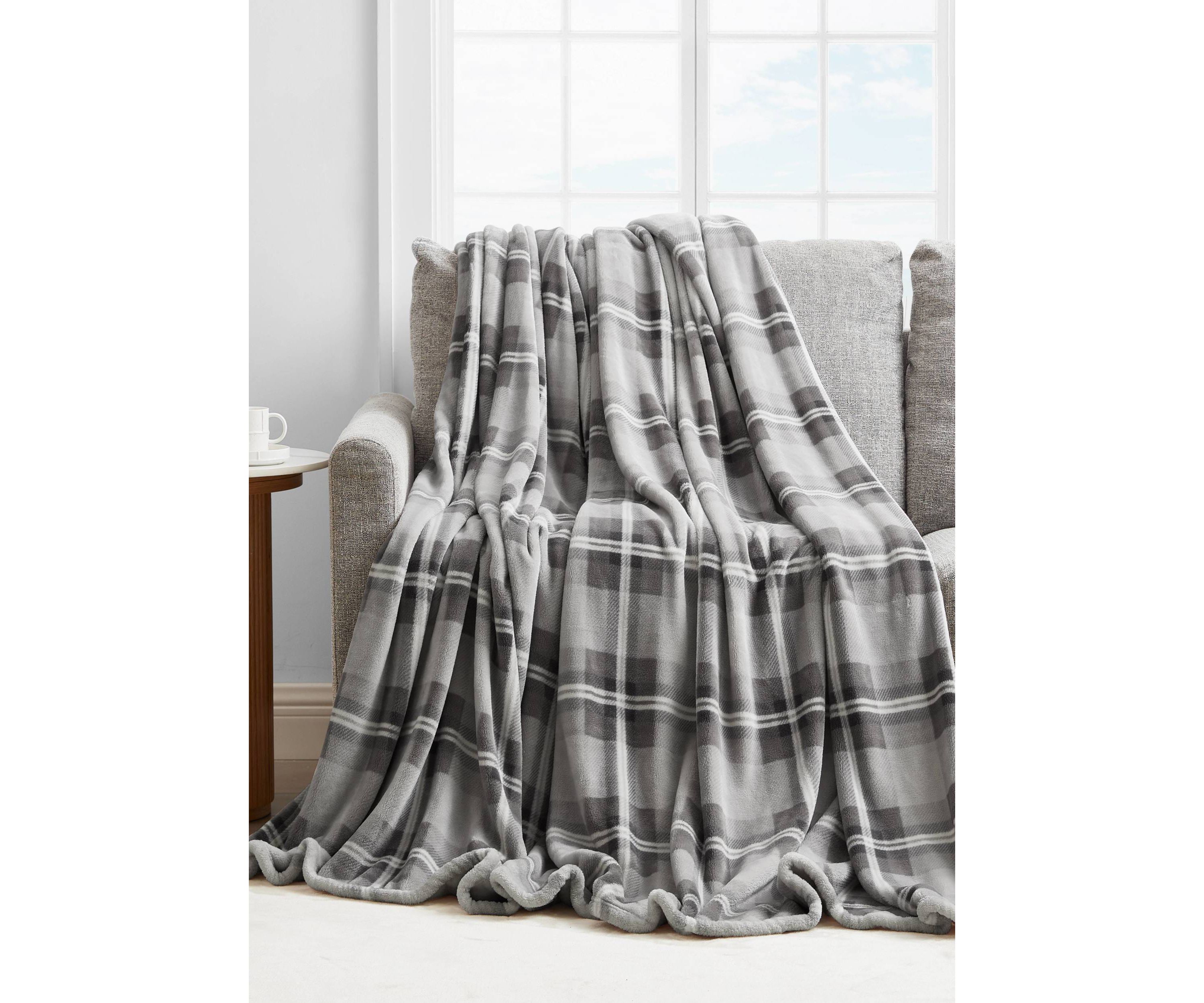 Lewes Plush Blanket
