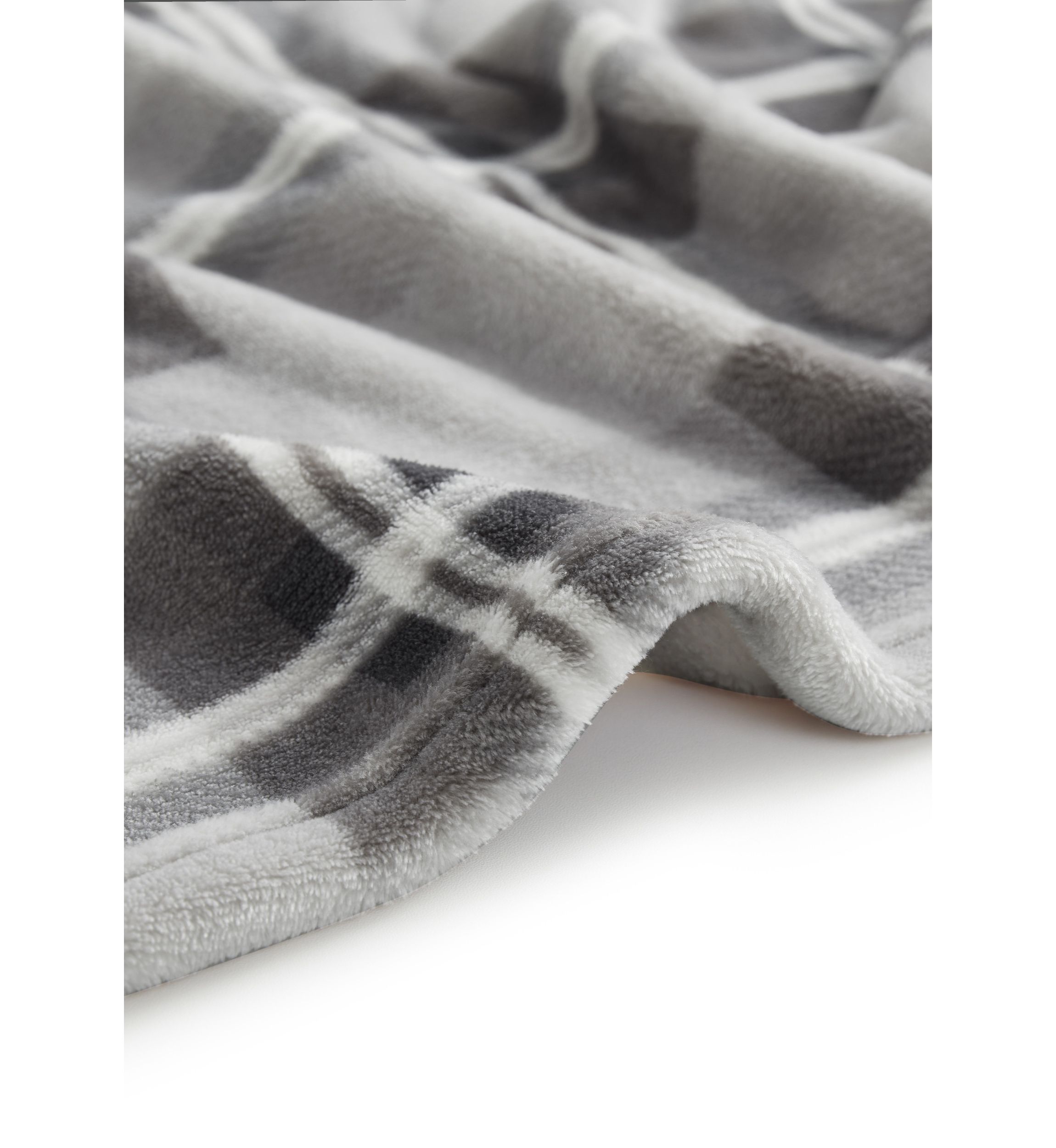 Lewes Plush Blanket