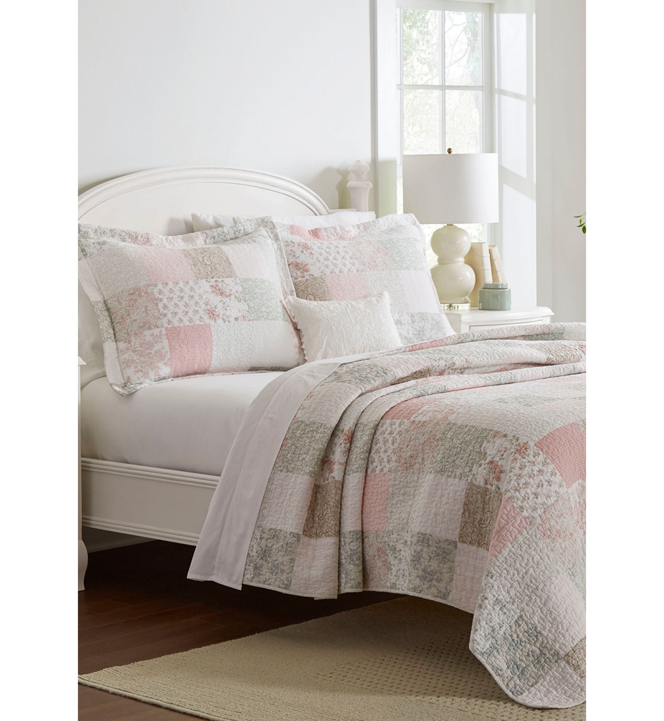 Celina Patchwork 2-Piece Floral Cotton Quilt Set