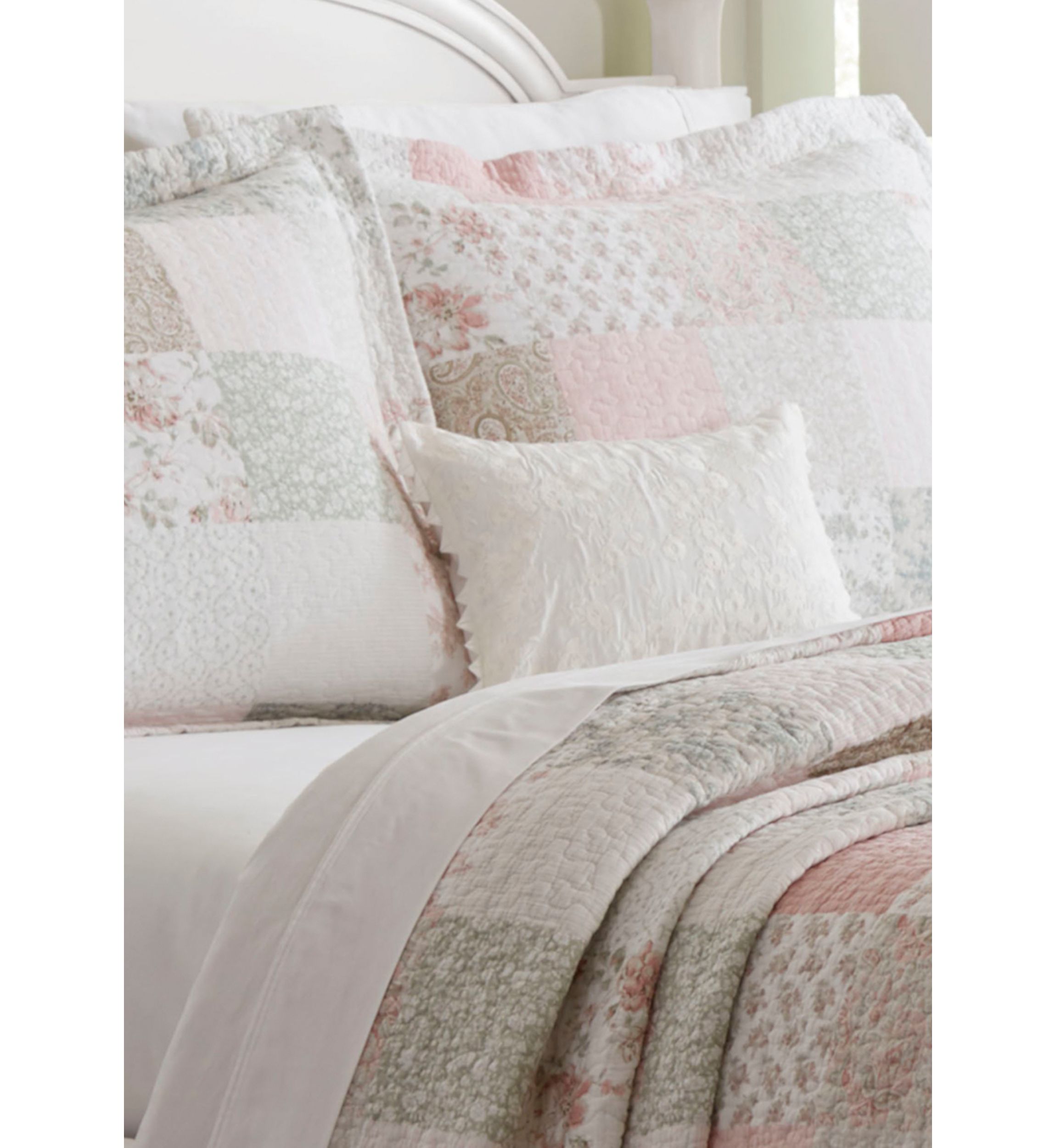 Celina Patchwork 2-Piece Floral Cotton Quilt Set