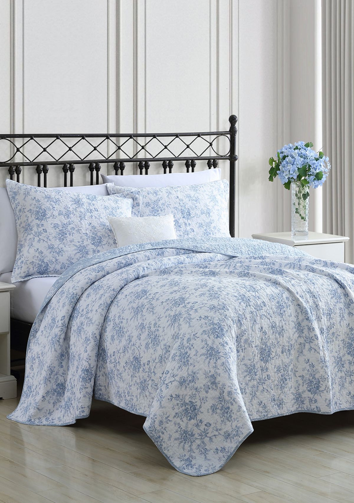 Walled Garden 2-Piece Floral Cotton Quilt Set