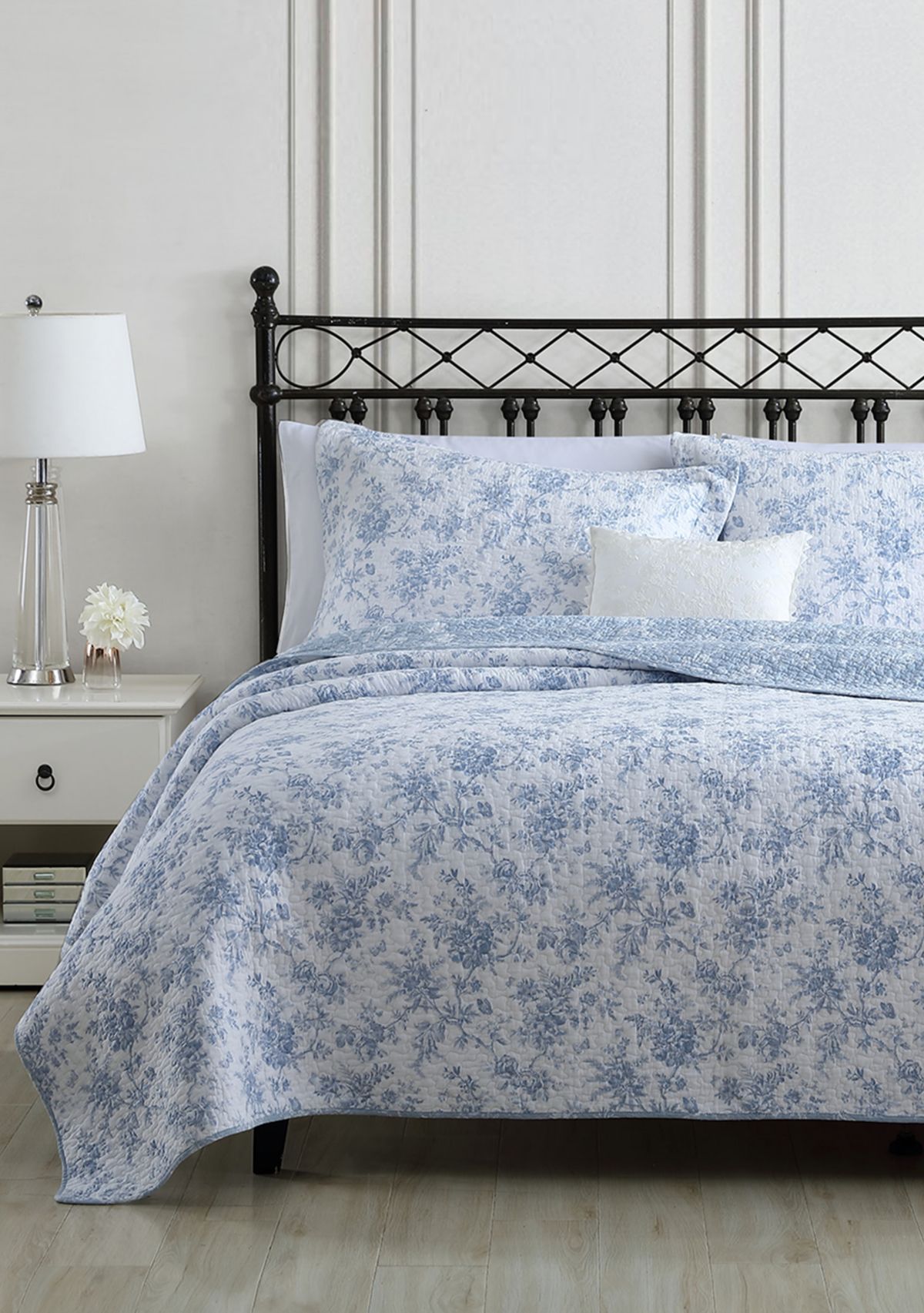 Walled Garden 2-Piece Floral Cotton Quilt Set