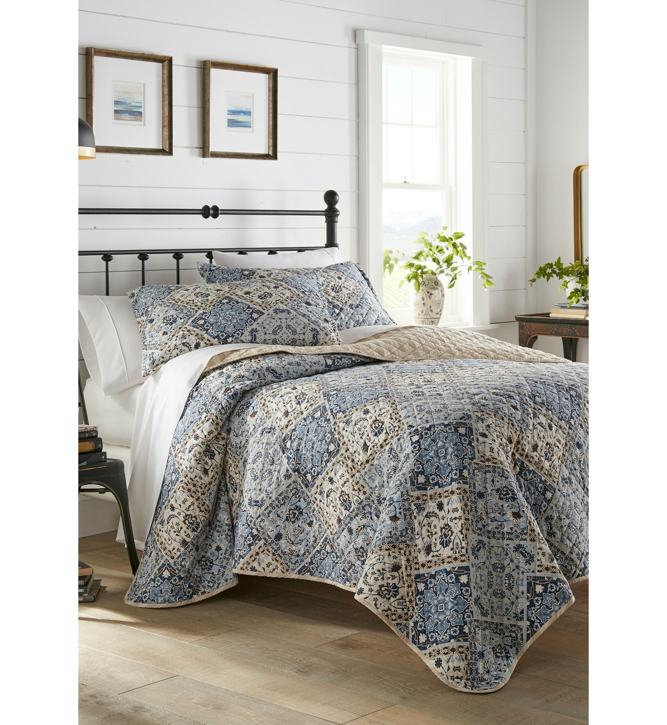 Arell 3-Piece Floral Cotton Quilt Set