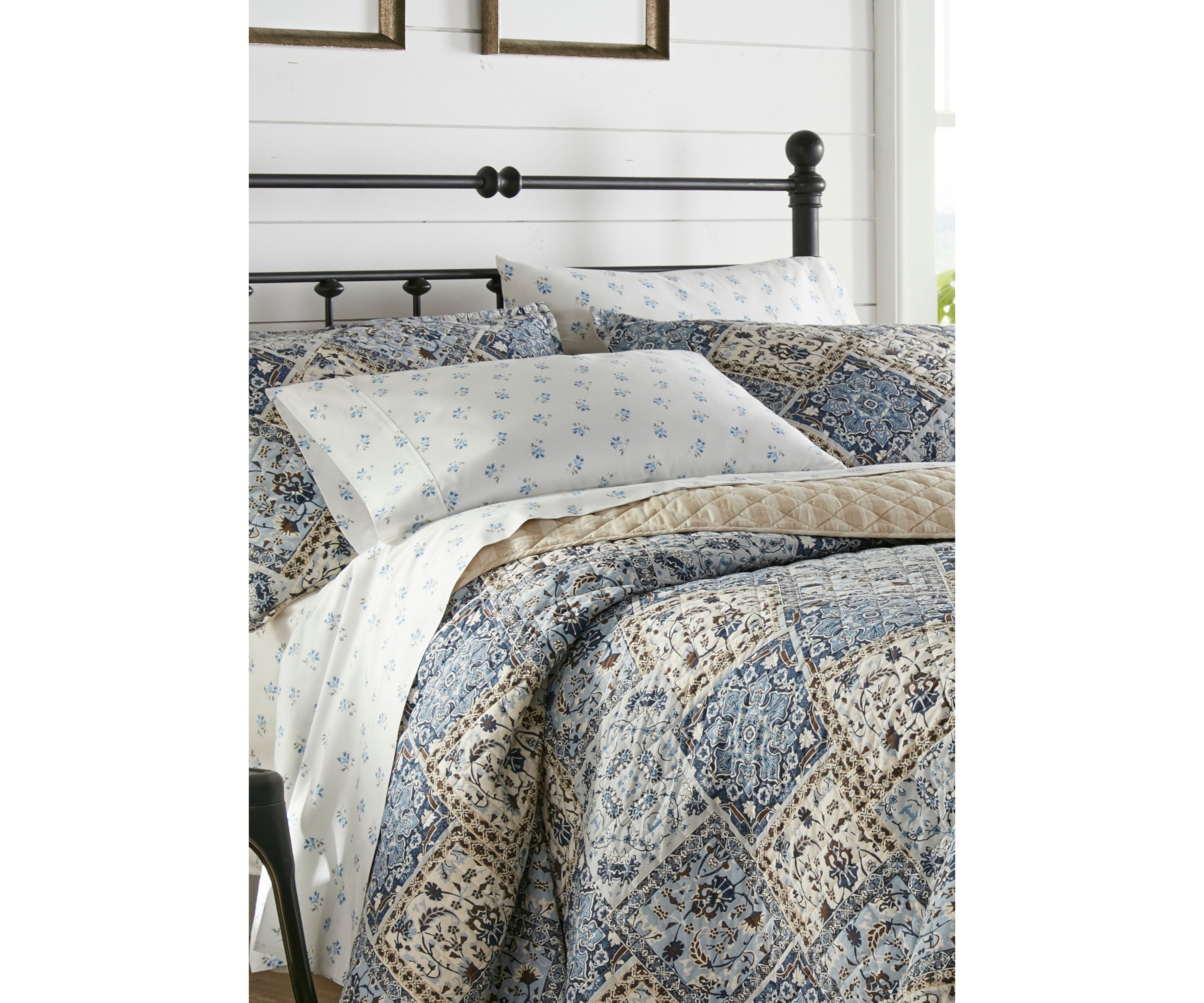 Arell 3-Piece Floral Cotton Quilt Set