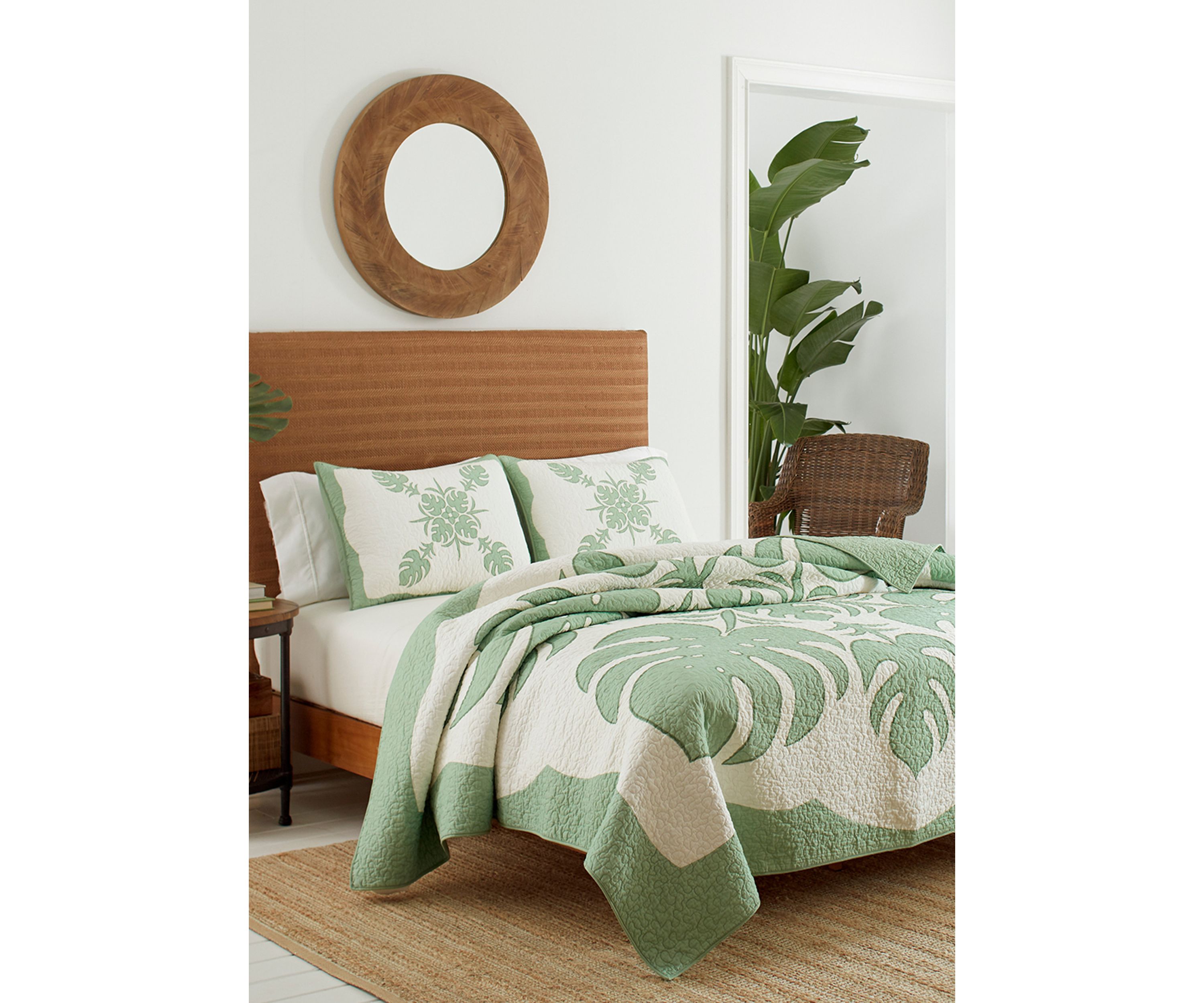 Molokai 1-Piece Floral Cotton Quilt