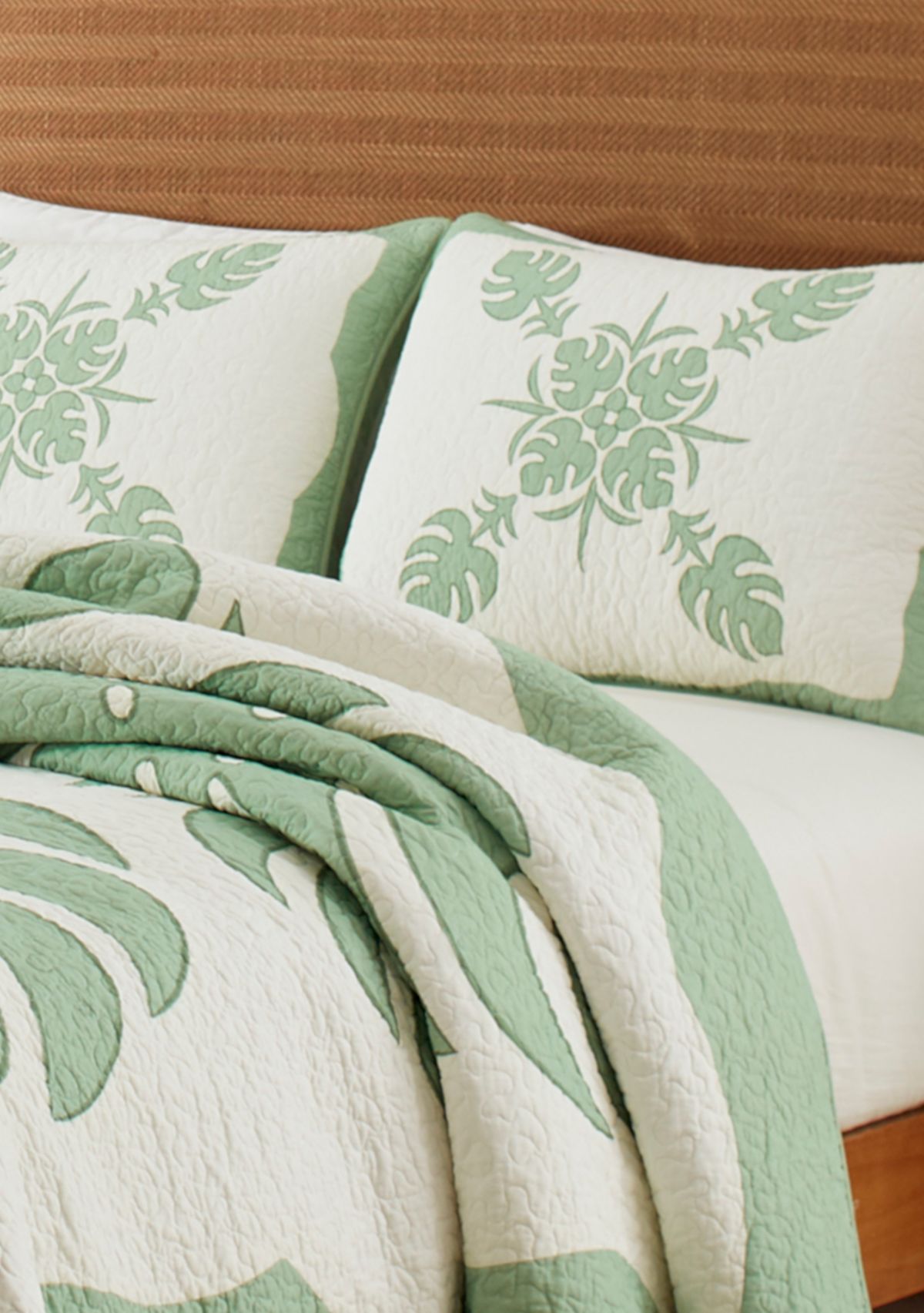 Molokai 1-Piece Floral Cotton Quilt