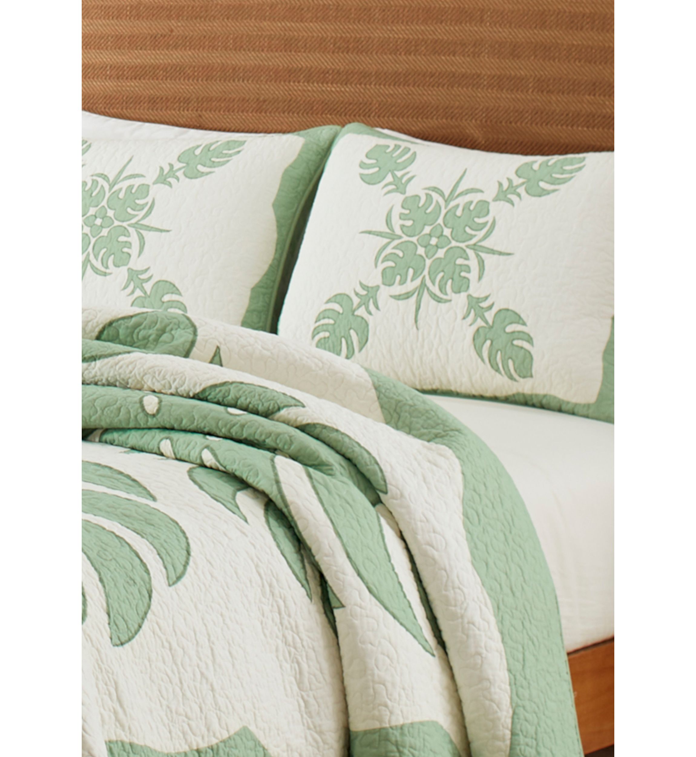 Molokai 1-Piece Floral Cotton Quilt