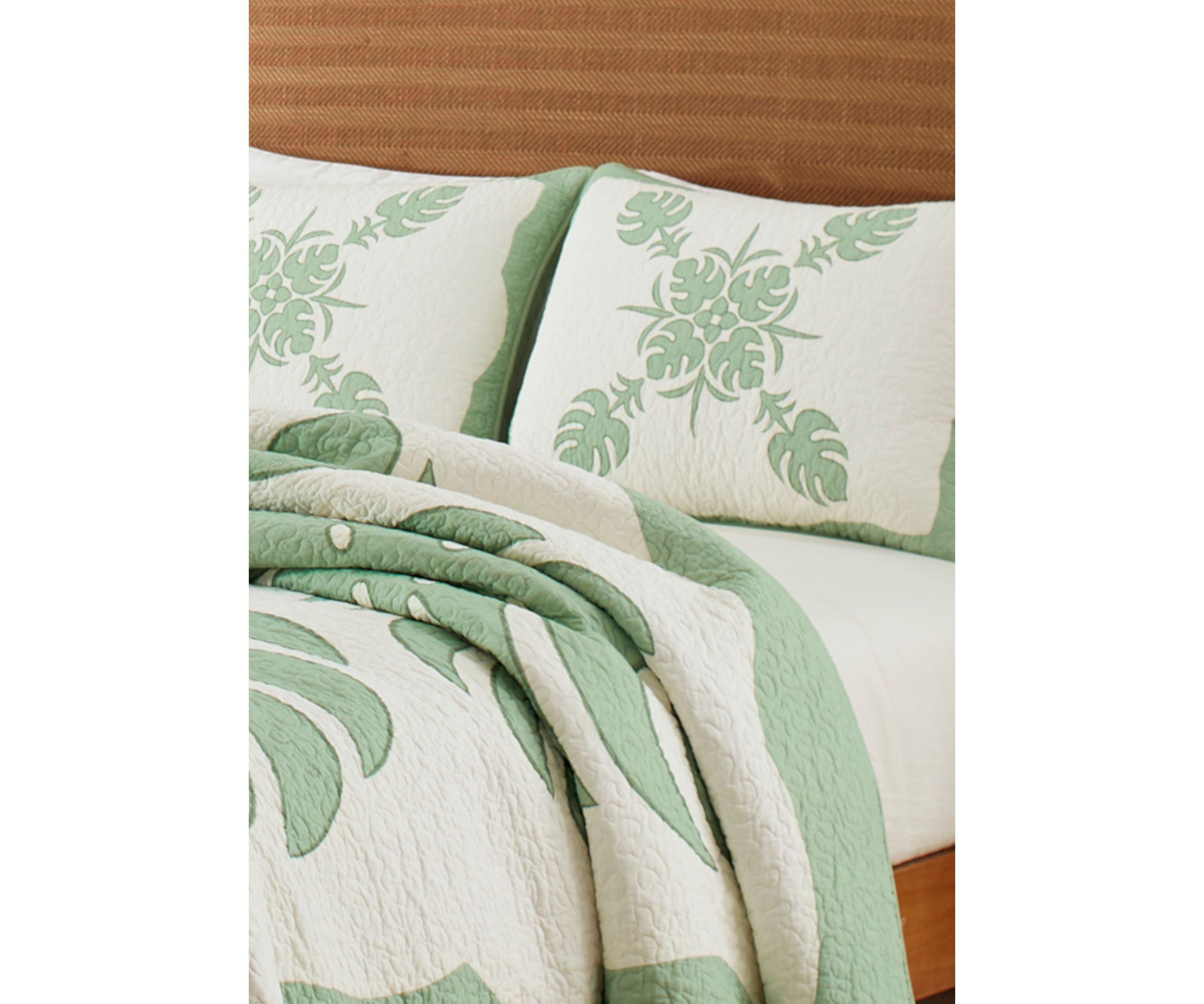 Molokai 1-Piece Floral Cotton Quilt