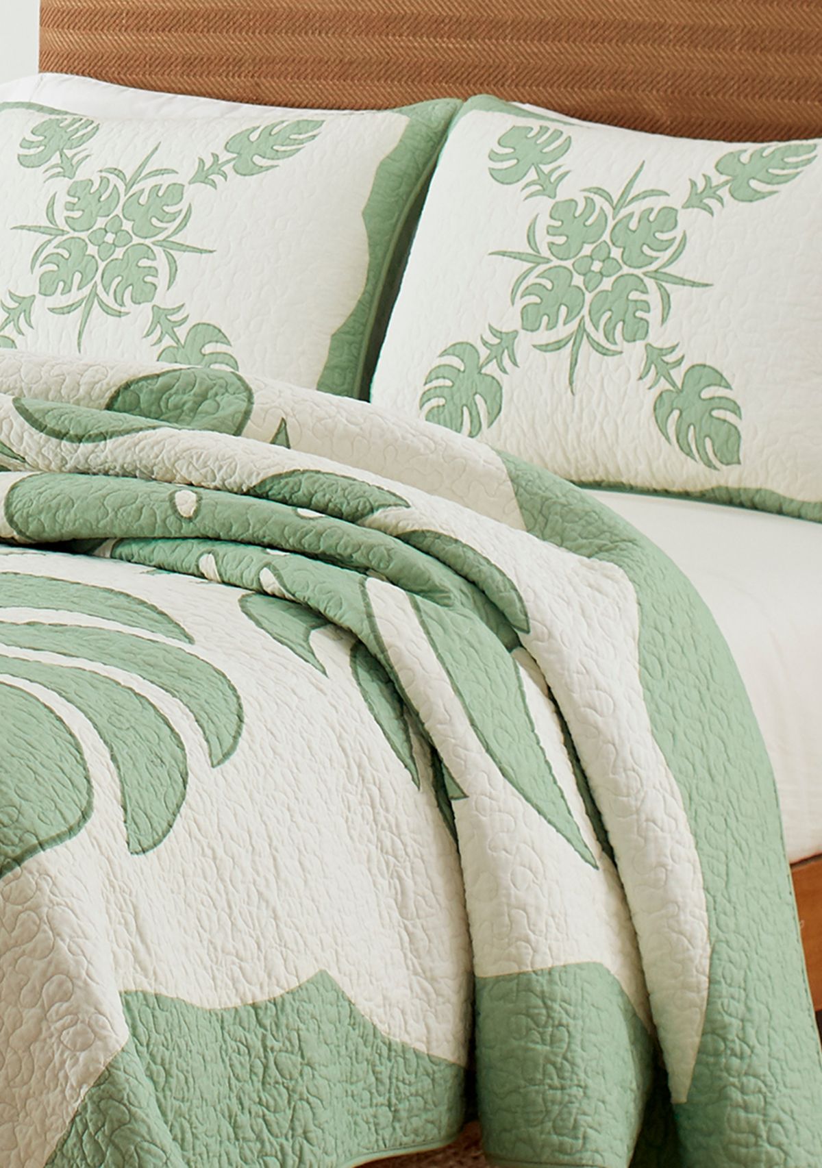 Molokai 1-Piece Floral Cotton Quilt