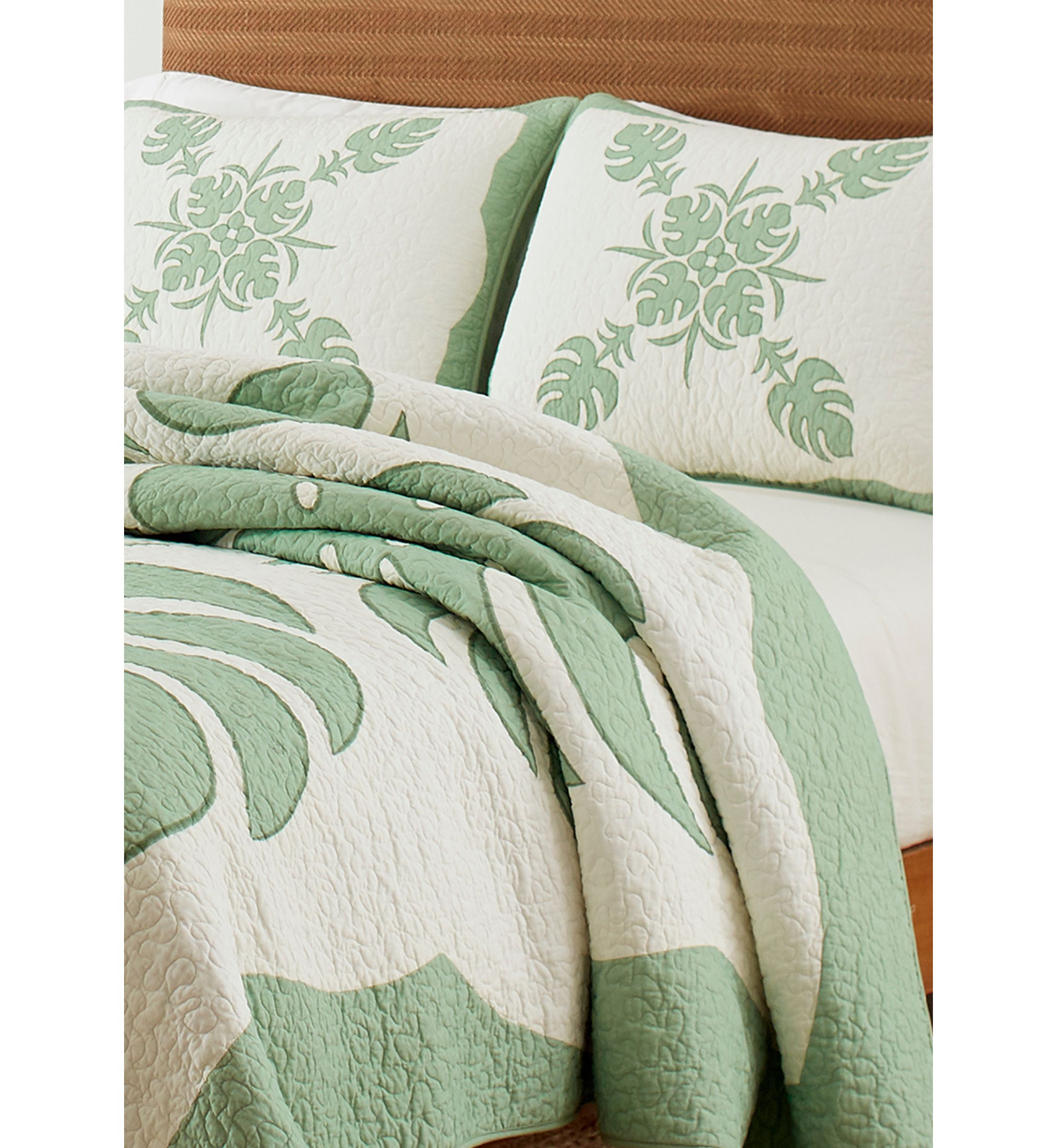 Molokai 1-Piece Floral Cotton Quilt