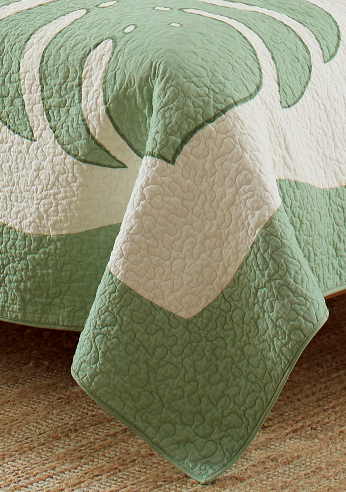 Molokai 1-Piece Floral Cotton Quilt