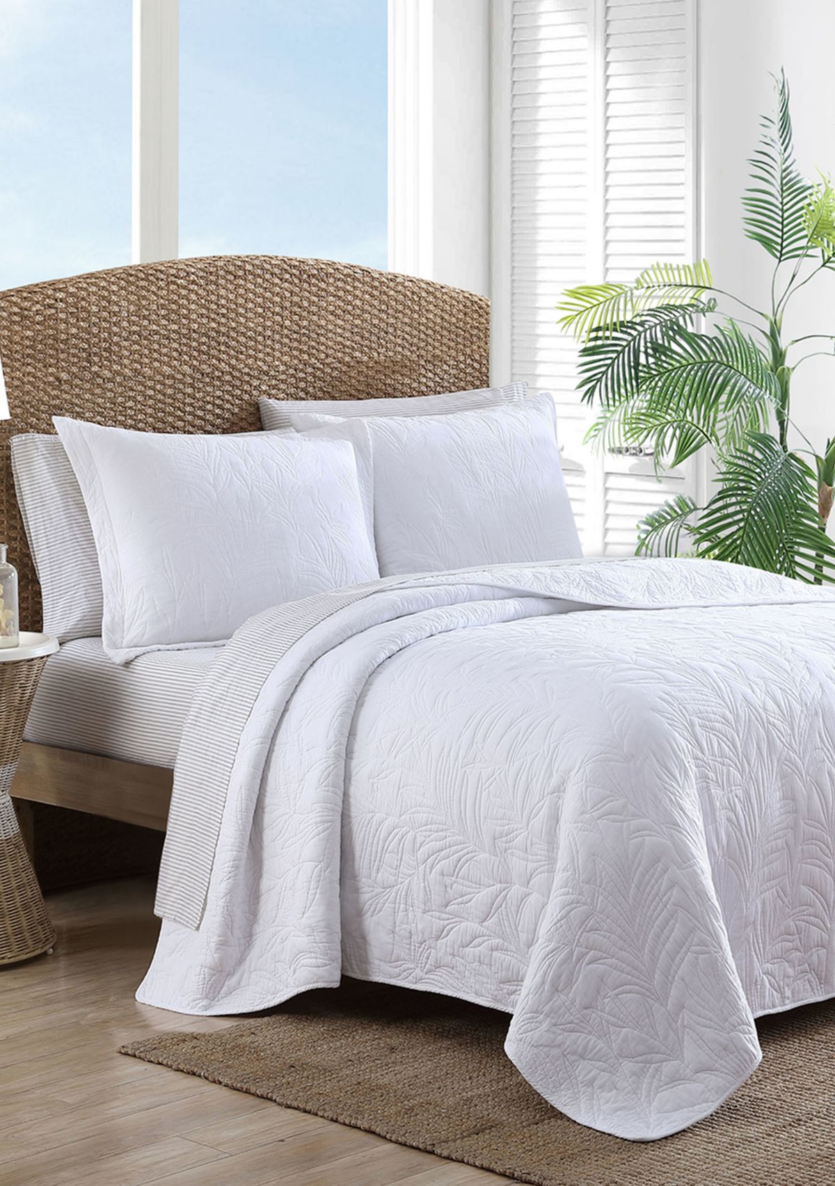 Solid Costa Sera Cotton Quilt