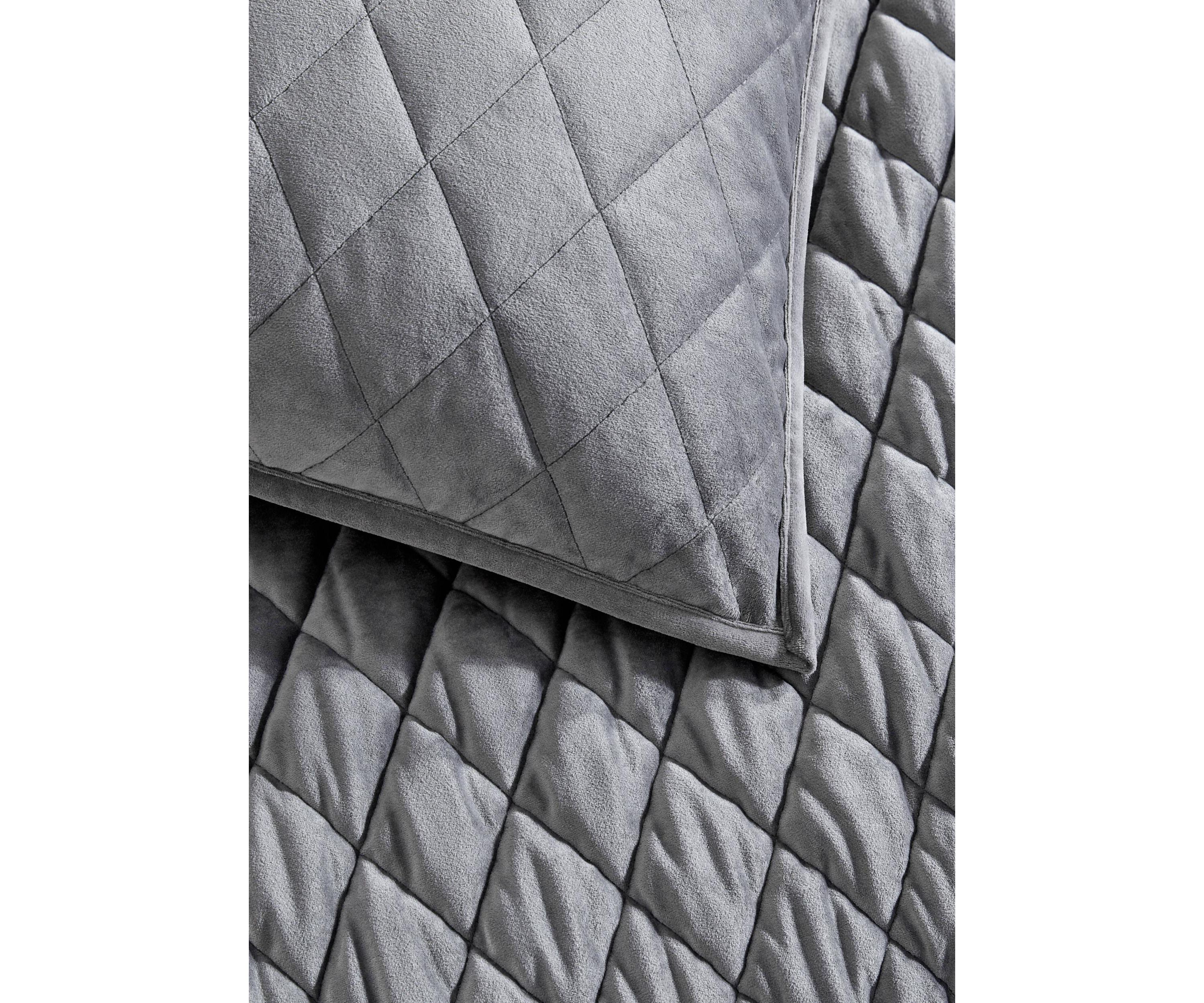 Diamond Velvet Quilt Set