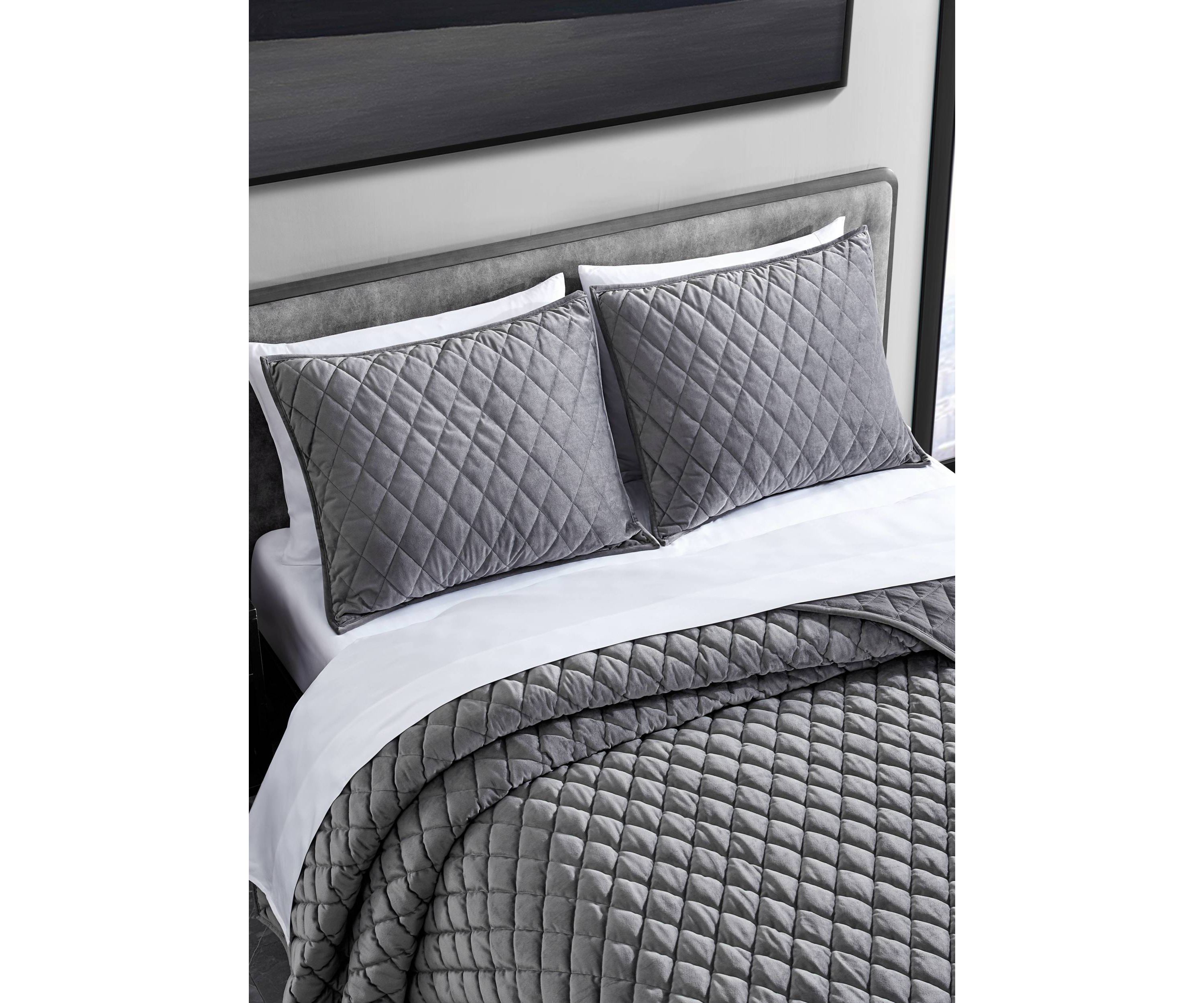 Diamond Velvet Quilt Set