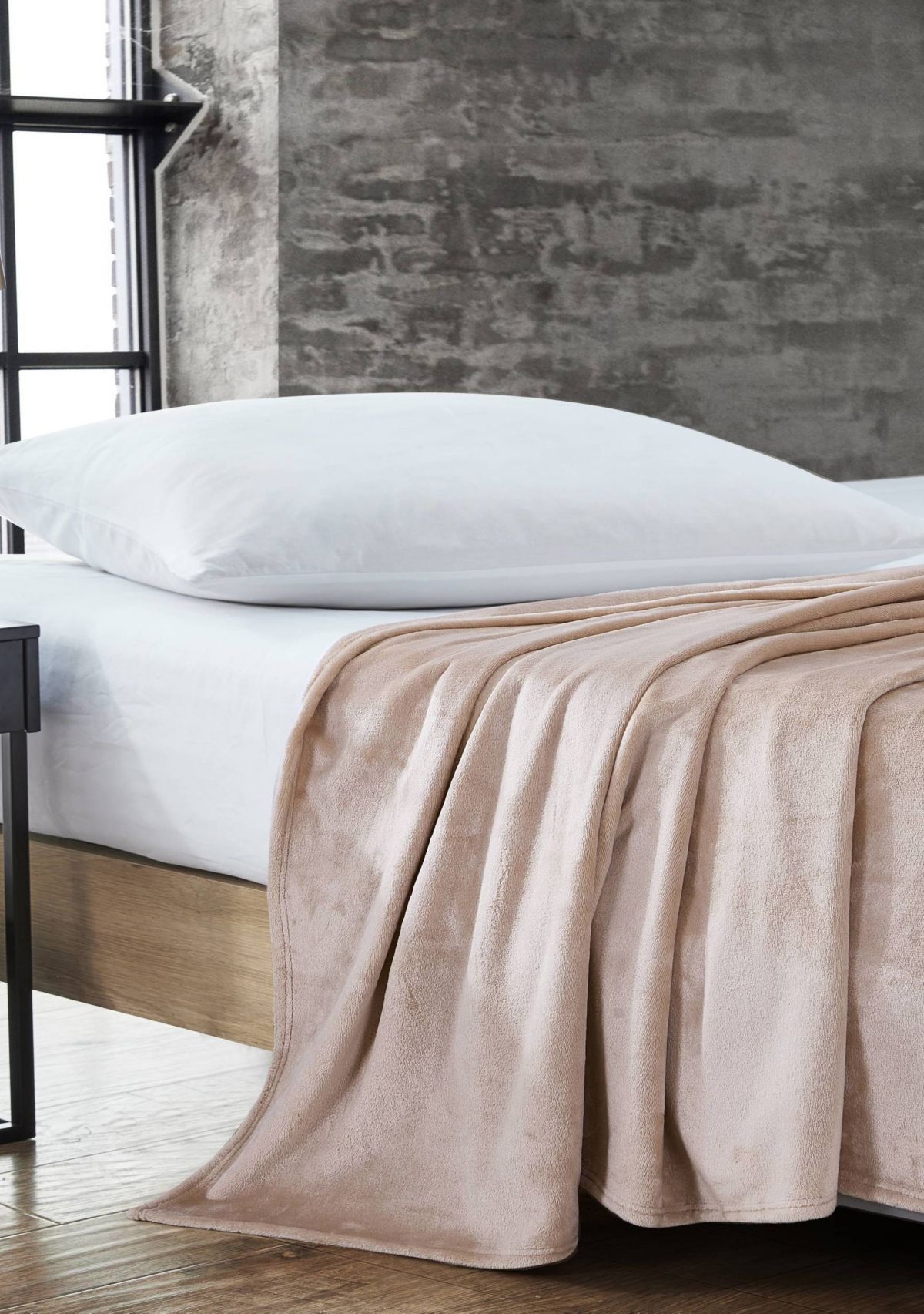 Reaction Solid Ultra Soft Plush 1-Piece Full/Queen Blanket