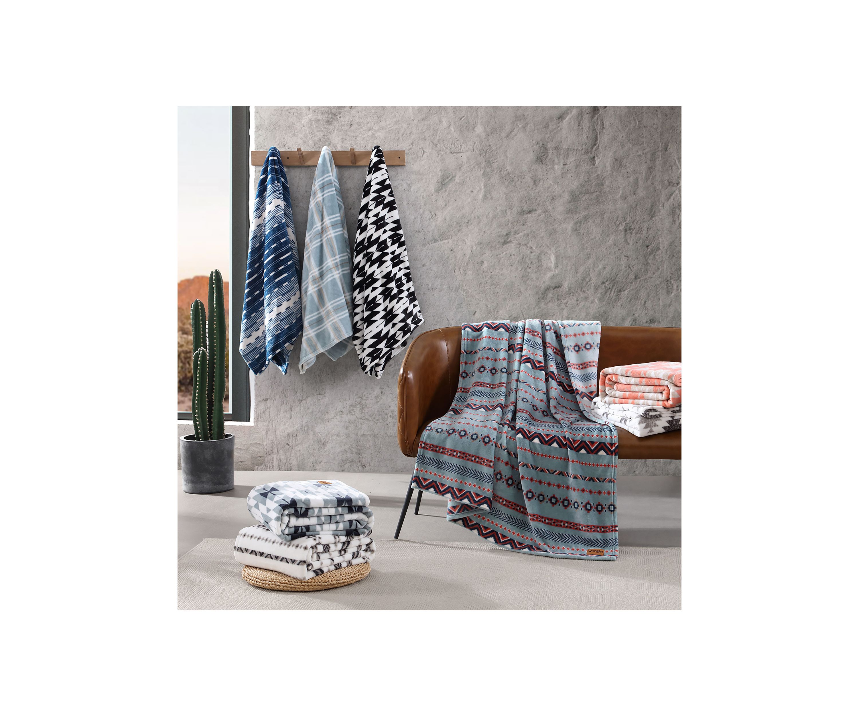 Diamond Trail Microfiber Throw Blanket