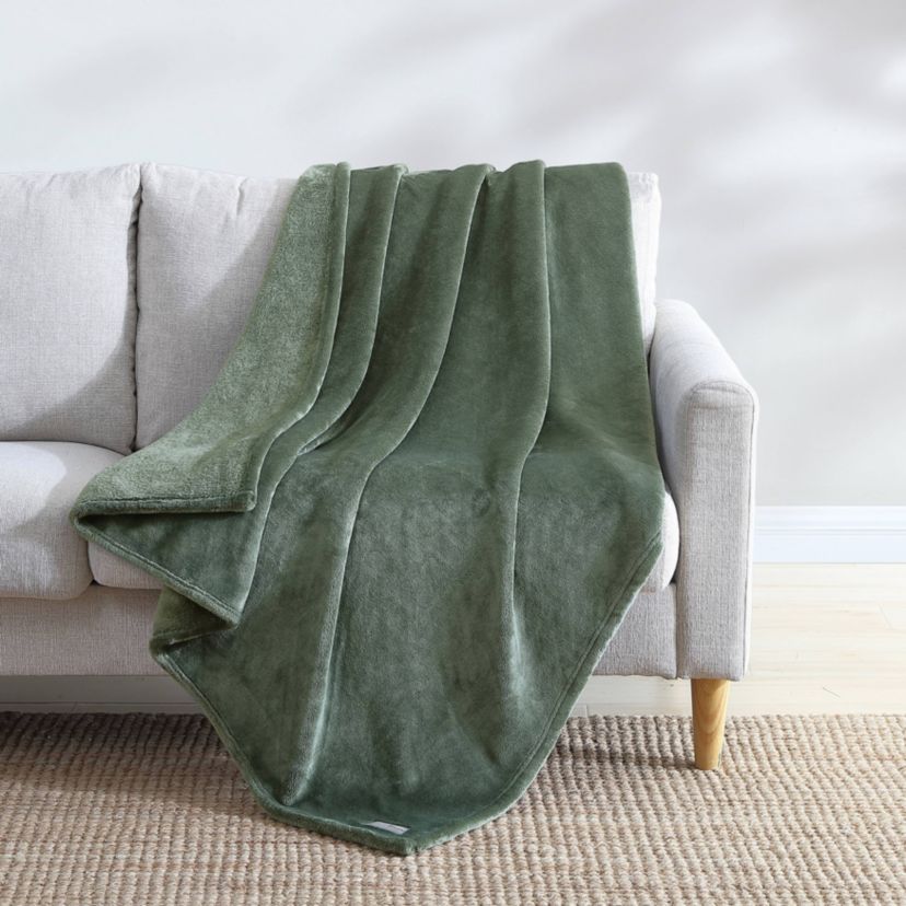Ultra Lux Plush Solid Plush Reversible Throw Blanket