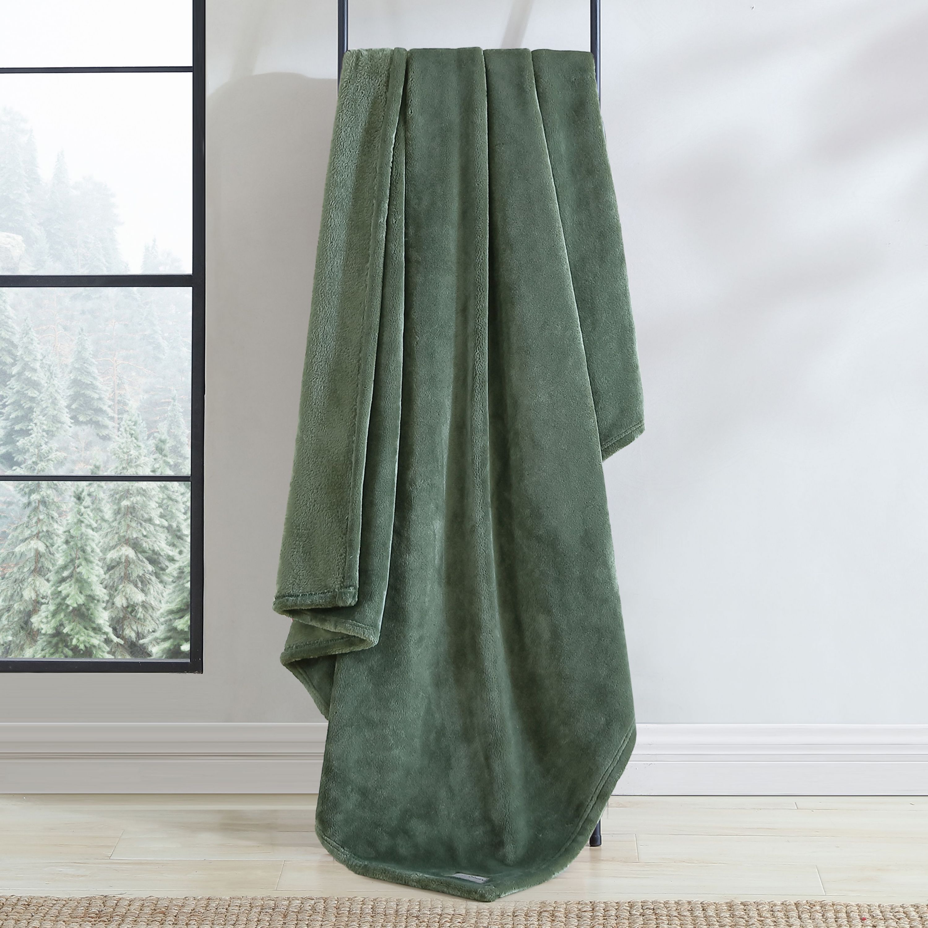Ultra Lux Plush Solid Plush Reversible Throw Blanket