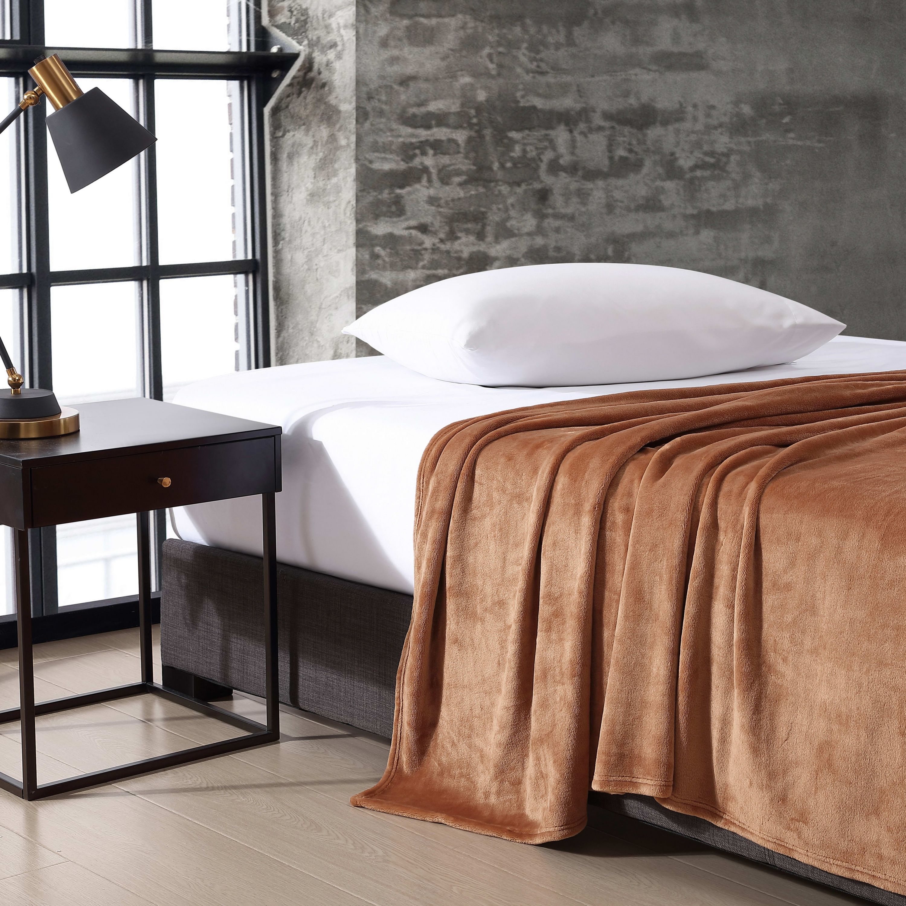 Nautica Solid Microfiber Blanket