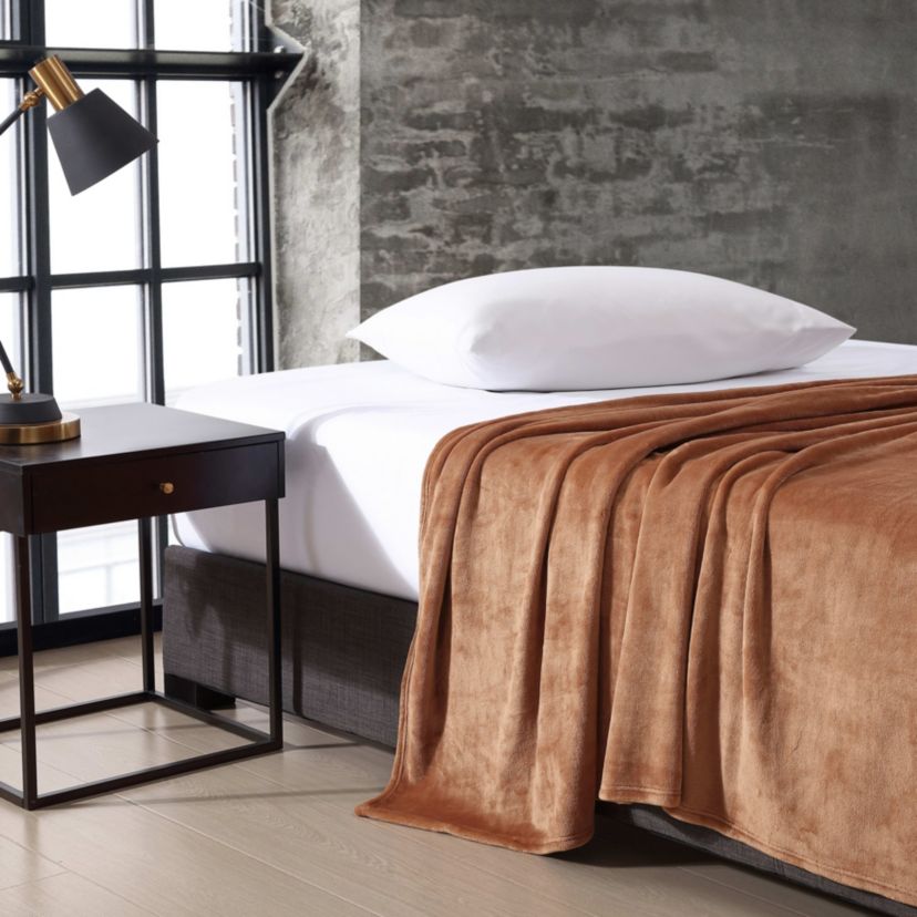 Nautica Solid Microfiber Blanket