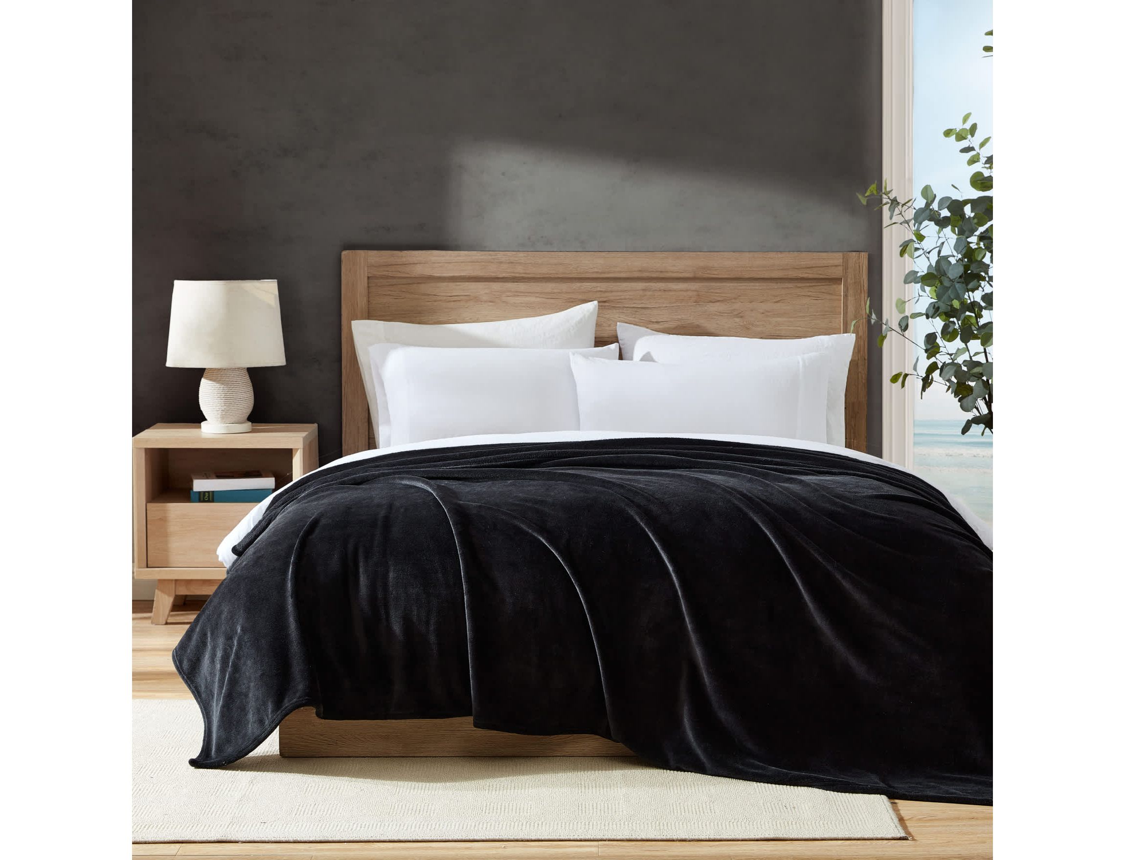 Solid Ultra Soft Plush Fleece Microfiber Blanket